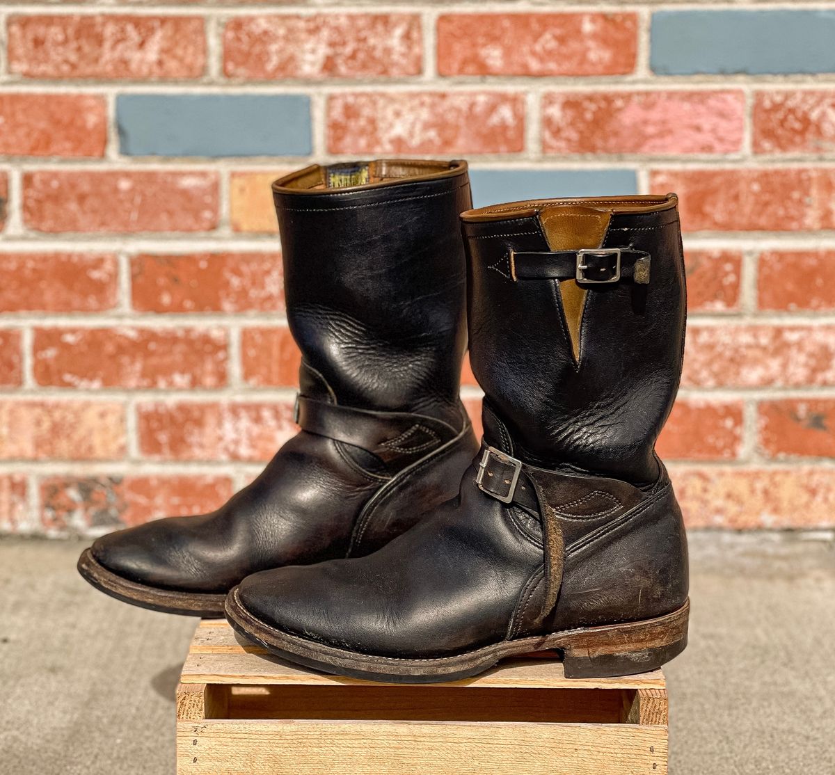 Photo by medusamachine on February 1, 2024 of the Mister Freedom Road Champ in Black Veg-Tanned Cowhide.
