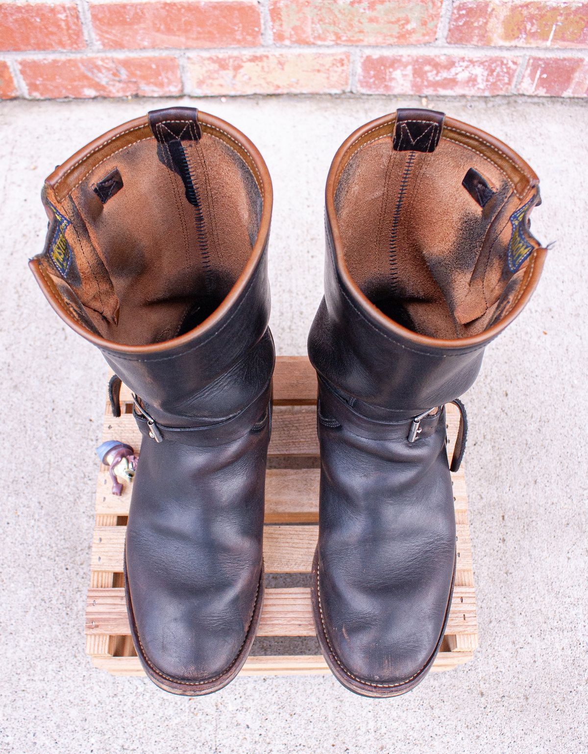Photo by medusamachine on April 5, 2024 of the Mister Freedom Road Champ in Black Veg-Tanned Cowhide.