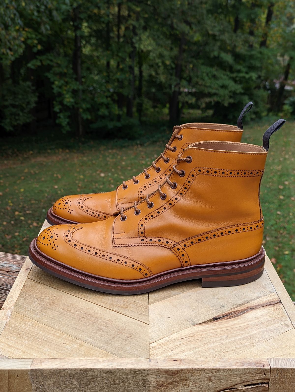 Photo by jrlyons21 on October 1, 2022 of the Tricker's Stow Country Boot in Acorn Antique.
