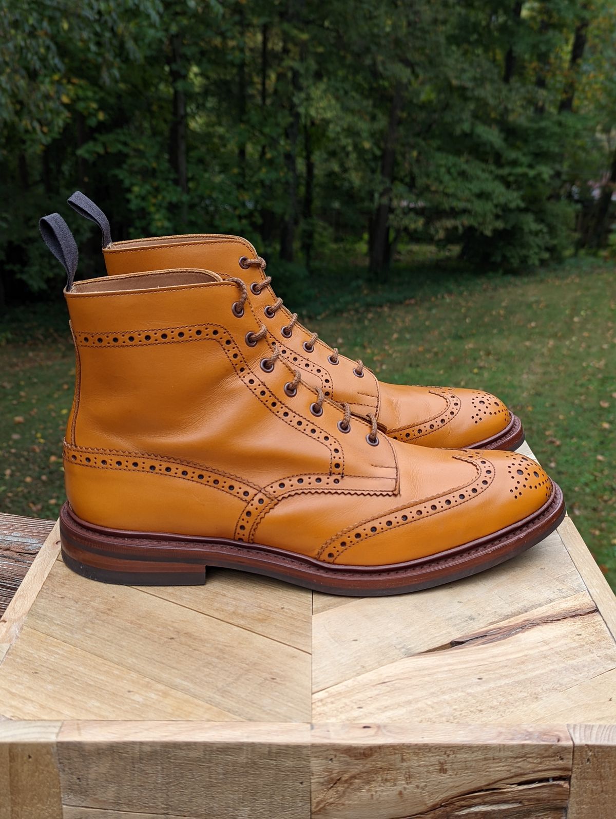 Photo by jrlyons21 on October 1, 2022 of the Tricker's Stow Country Boot in Acorn Antique.