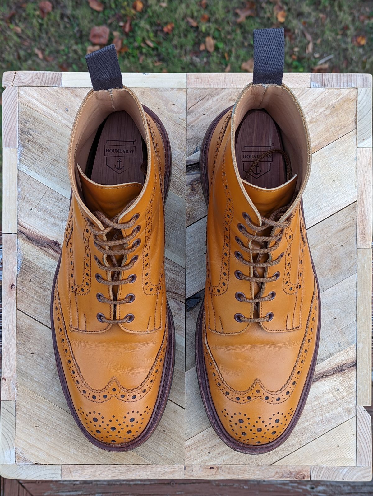 Photo by jrlyons21 on November 6, 2022 of the Tricker's Stow Country Boot in Acorn Antique.