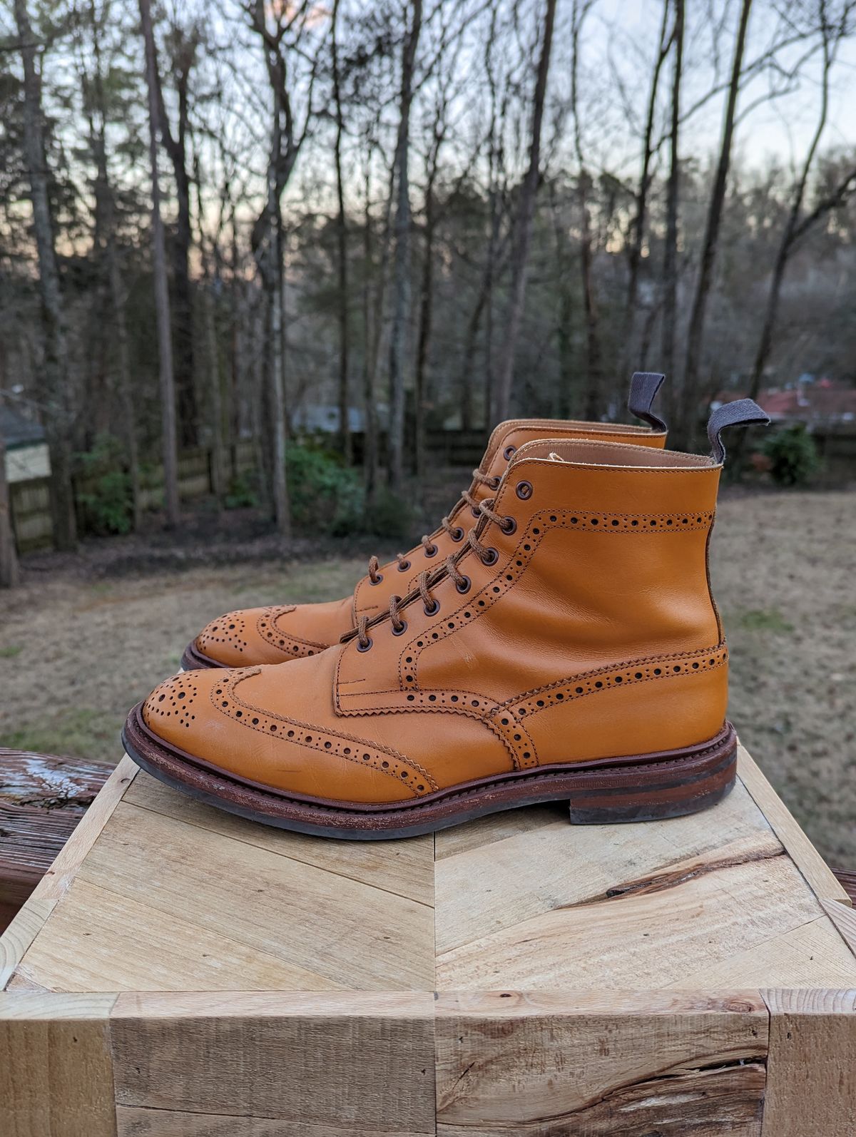 Photo by jrlyons21 on January 5, 2023 of the Tricker's Stow Country Boot in Acorn Antique.