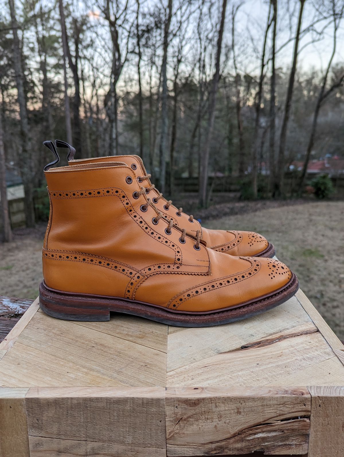 Photo by jrlyons21 on January 5, 2023 of the Tricker's Stow Country Boot in Acorn Antique.