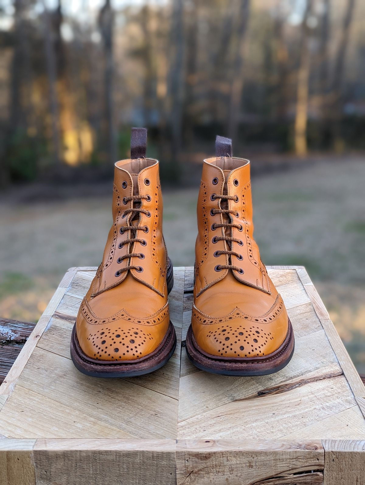 Photo by jrlyons21 on February 5, 2023 of the Tricker's Stow Country Boot in Acorn Antique.