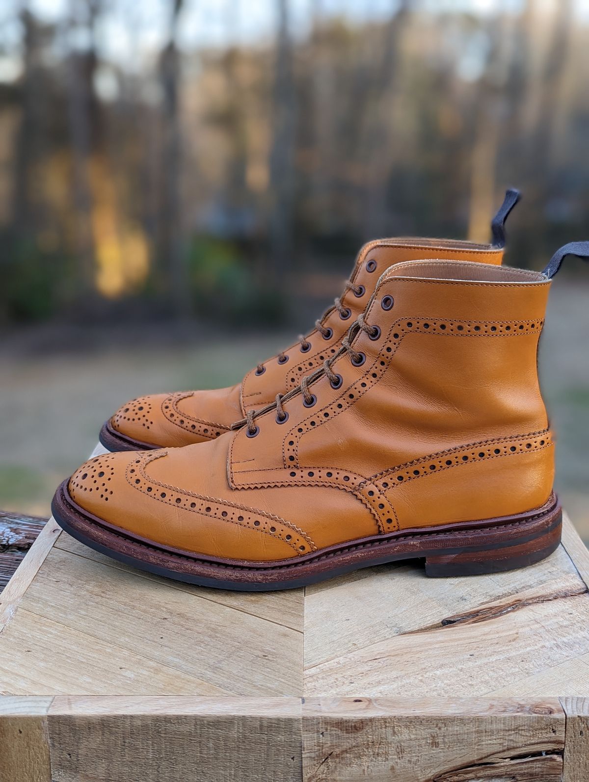 Photo by jrlyons21 on February 5, 2023 of the Tricker's Stow Country Boot in Acorn Antique.