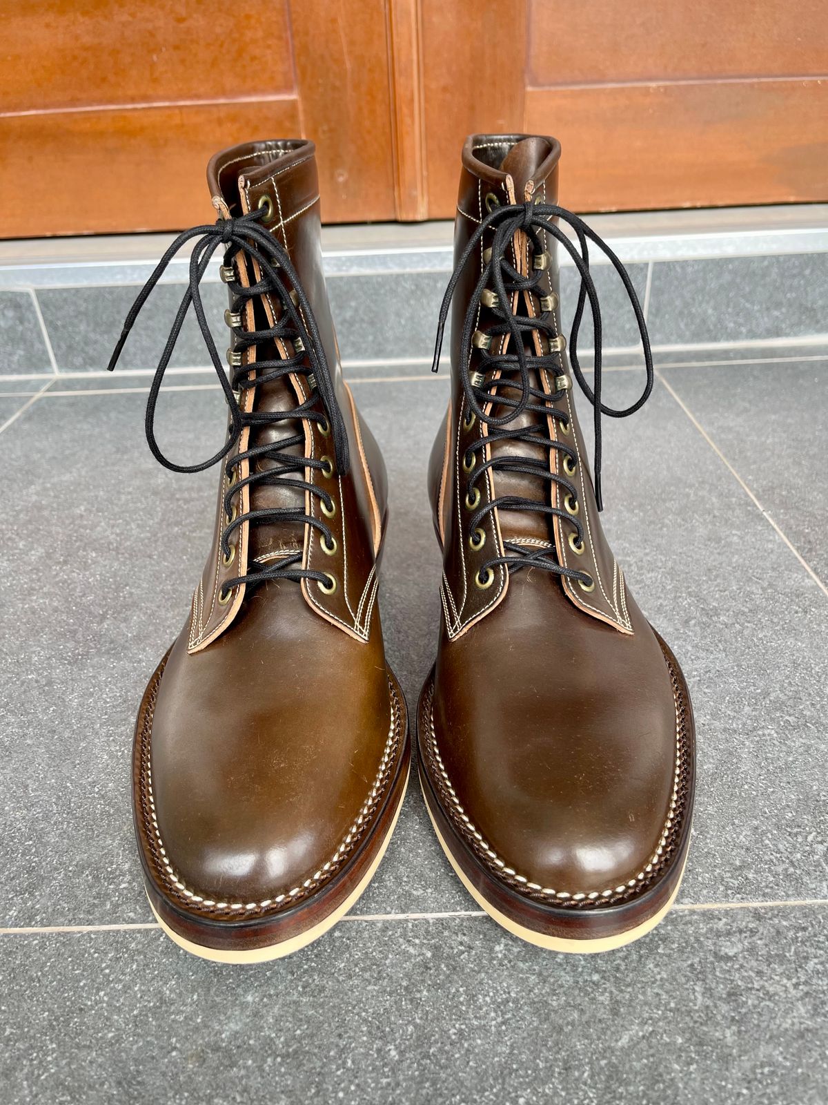 Photo by thebootscientist on October 1, 2022 of the Onderhoud SVC02 Packer Boot in Horween Dark Cognac Shell Cordovan.