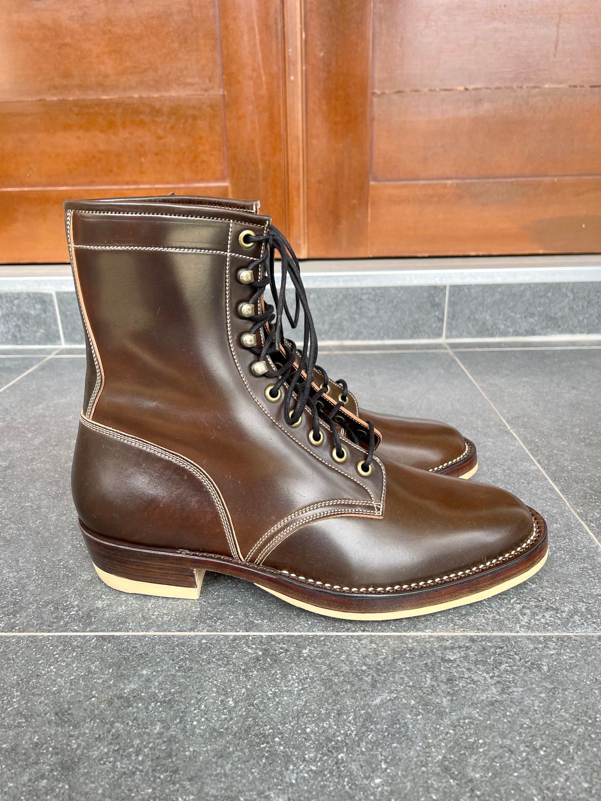 Photo by thebootscientist on October 1, 2022 of the Onderhoud SVC02 Packer Boot in Horween Dark Cognac Shell Cordovan.