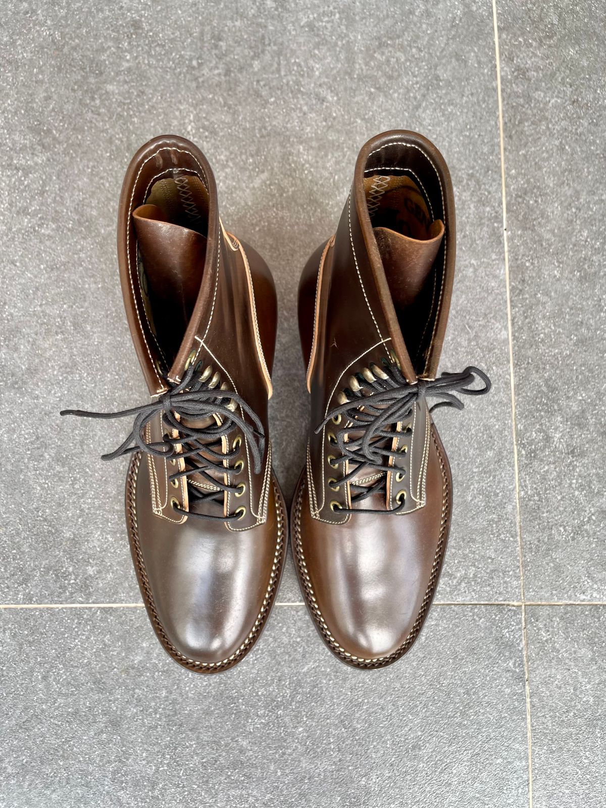 Photo by thebootscientist on October 1, 2022 of the Onderhoud SVC02 Packer Boot in Horween Dark Cognac Shell Cordovan.