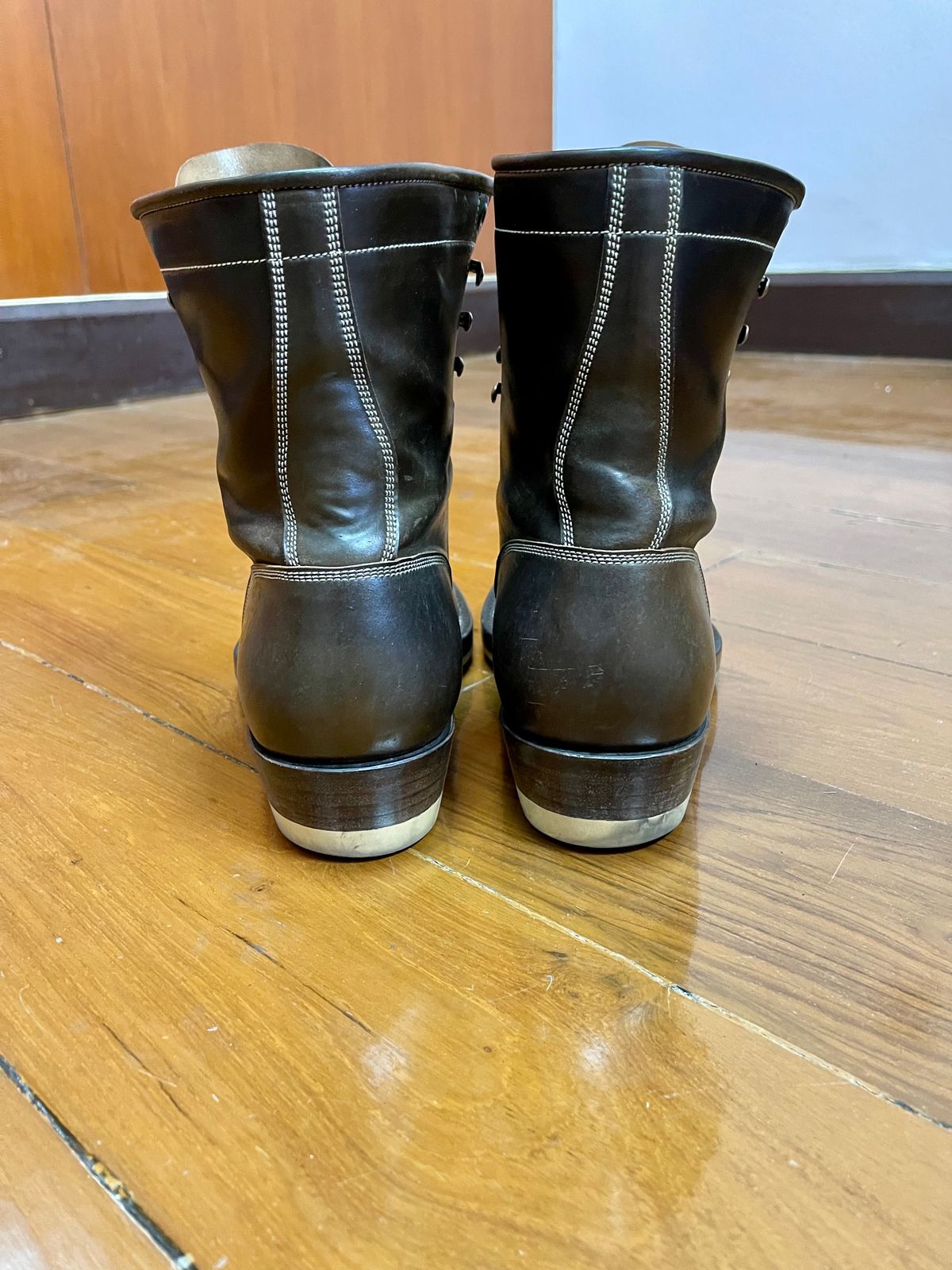 Photo by thebootscientist on November 2, 2022 of the Onderhoud SVC02 Packer Boot in Horween Dark Cognac Shell Cordovan.
