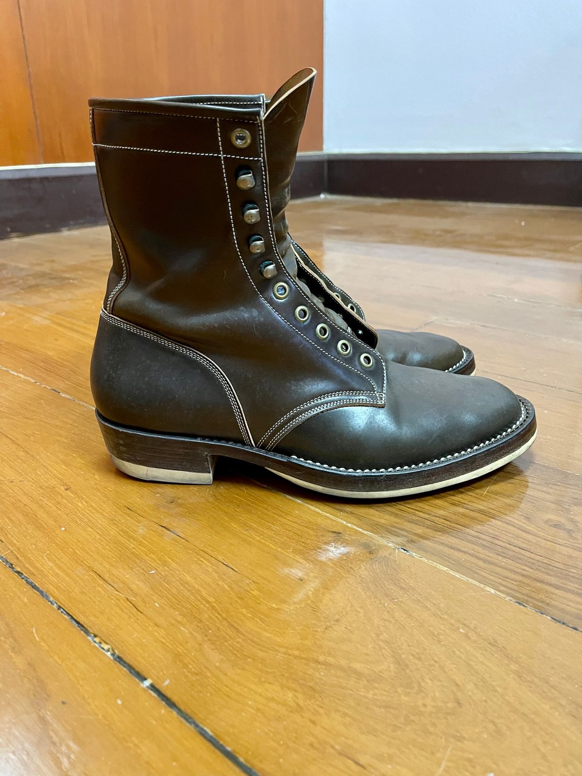 Photo by thebootscientist on November 2, 2022 of the Onderhoud SVC02 Packer Boot in Horween Dark Cognac Shell Cordovan.