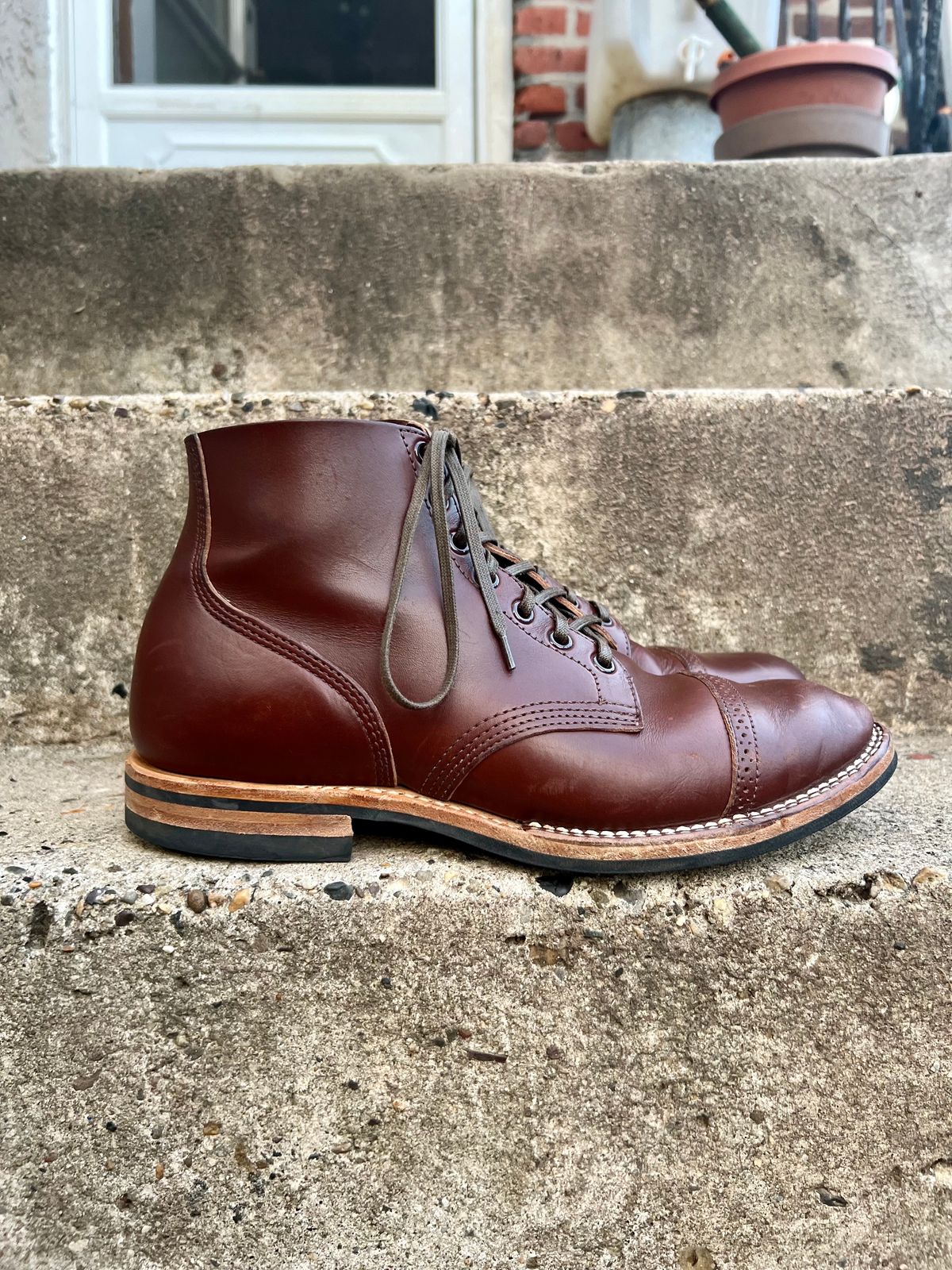Photo by honestpanda on November 5, 2022 of the Viberg Boondocker BCT in Horween Pigment Brown Workshoe Butt.