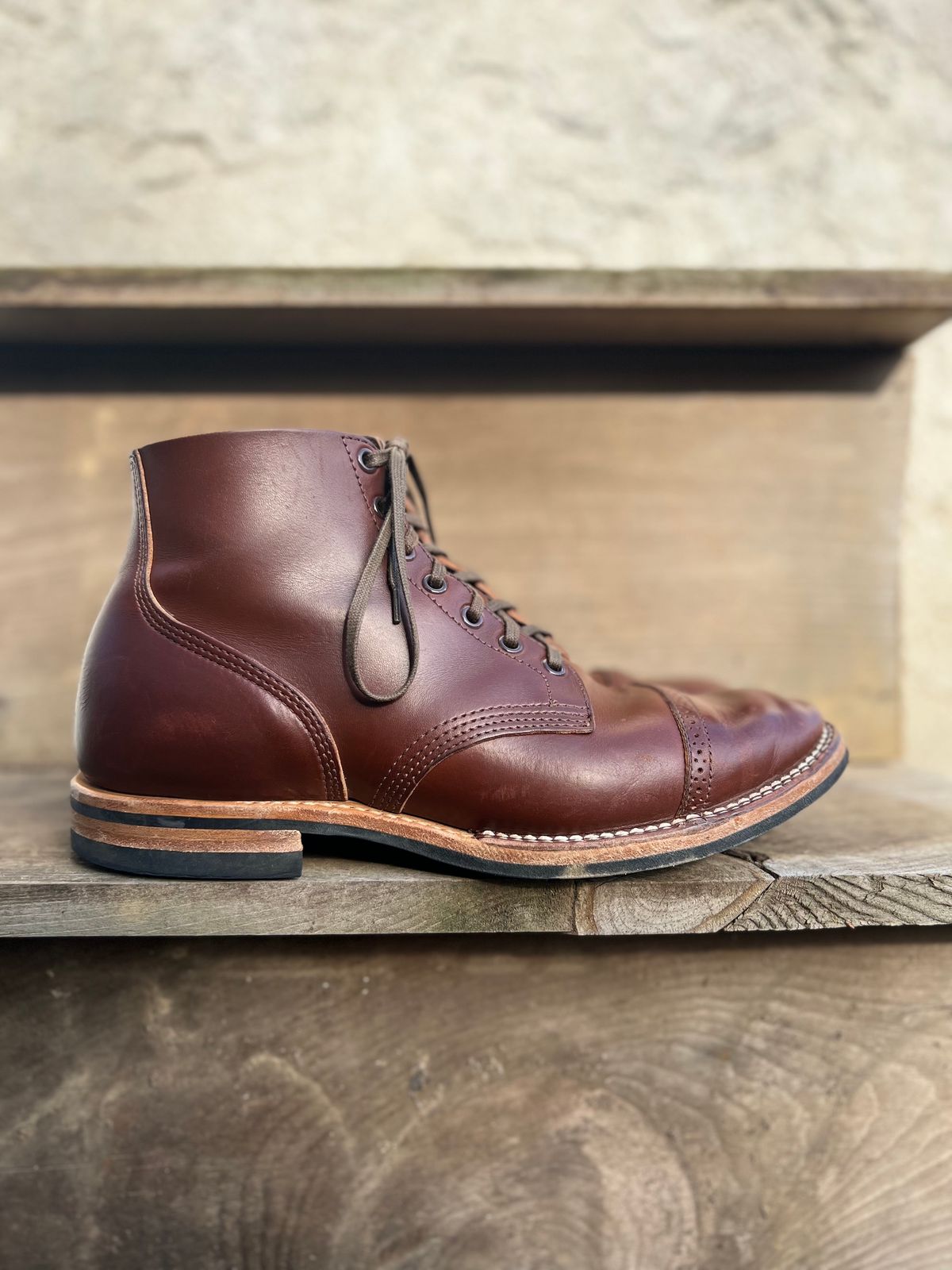 Photo by honestpanda on December 4, 2022 of the Viberg Boondocker BCT in Horween Pigment Brown Workshoe Butt.