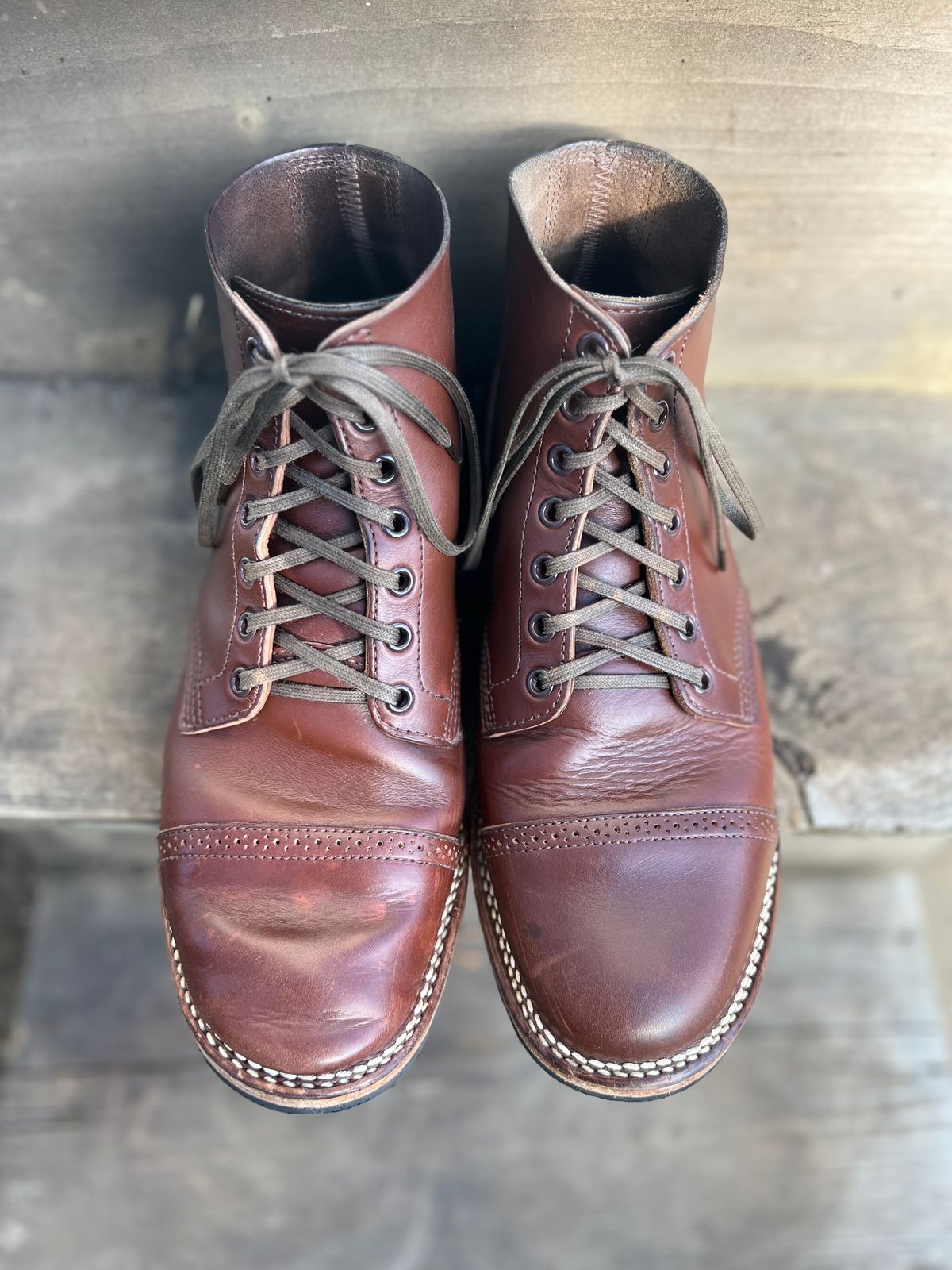 Photo by honestpanda on December 4, 2022 of the Viberg Boondocker BCT in Horween Pigment Brown Workshoe Butt.