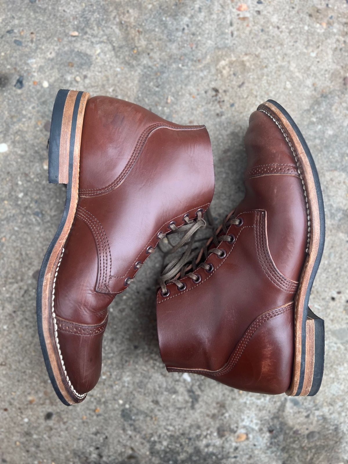 Photo by honestpanda on January 4, 2023 of the Viberg Boondocker BCT in Horween Pigment Brown Workshoe Butt.