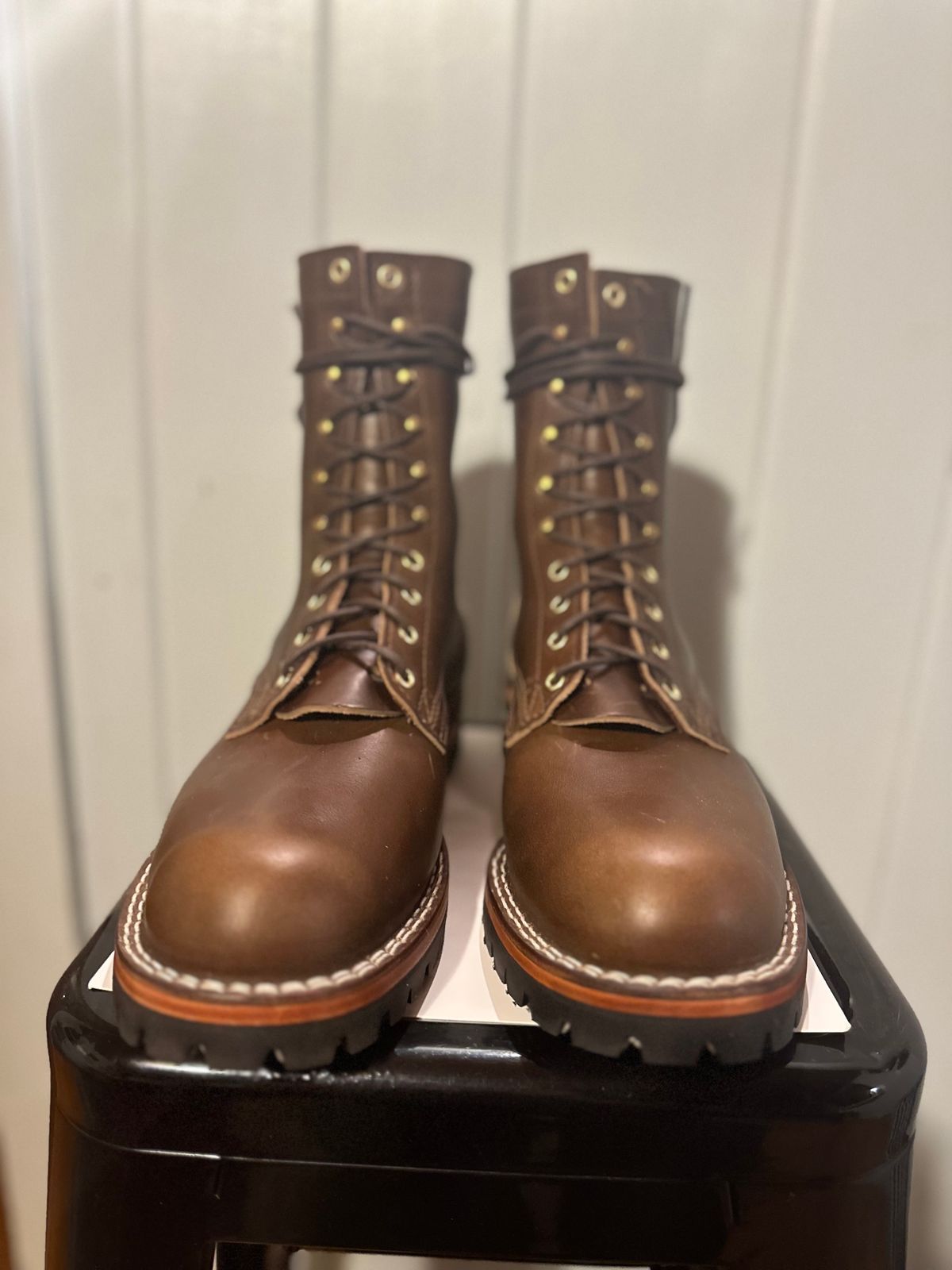 Photo by GoodtimeJohnny on October 1, 2023 of the Nicks BuilderPro in Horween British Tan Chromexcel.
