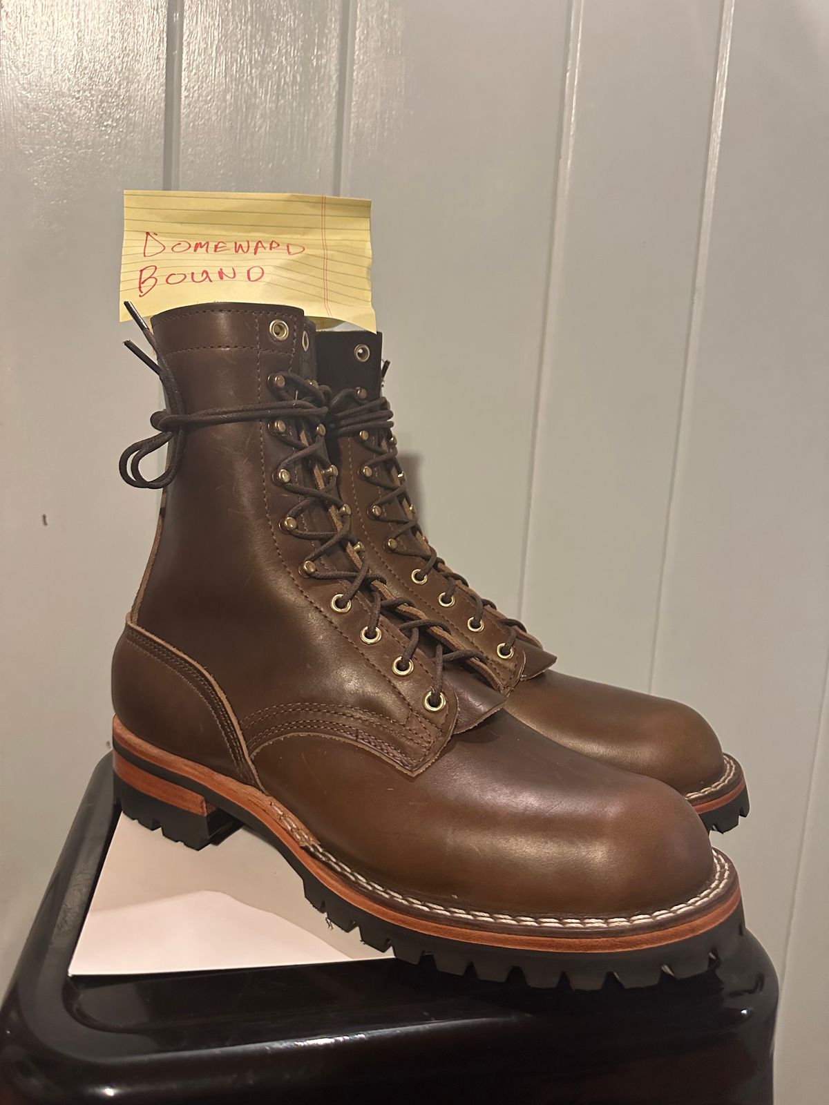Photo by GoodtimeJohnny on October 1, 2023 of the Nicks BuilderPro in Horween British Tan Chromexcel.