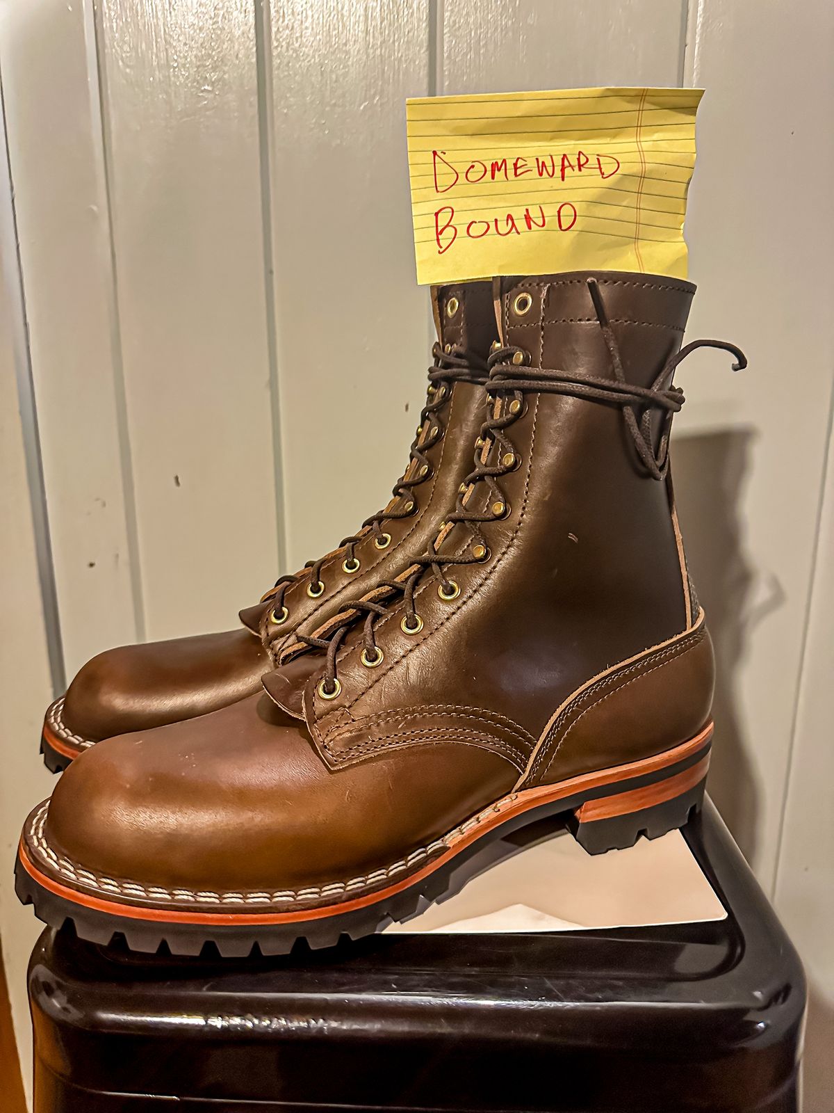 Photo by GoodtimeJohnny on October 1, 2023 of the Nicks BuilderPro in Horween British Tan Chromexcel.
