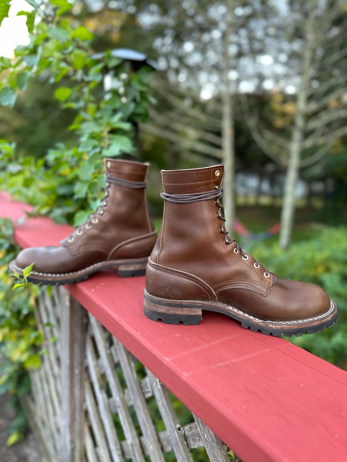 Photo by GoodtimeJohnny on October 3, 2023 of the Nicks BuilderPro in Horween British Tan Chromexcel.