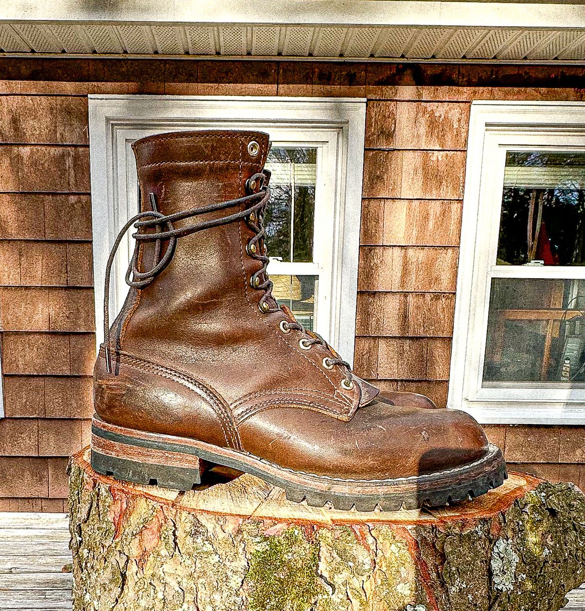 Photo by GoodtimeJohnny on January 4, 2024 of the Nicks BuilderPro in Horween British Tan Chromexcel.