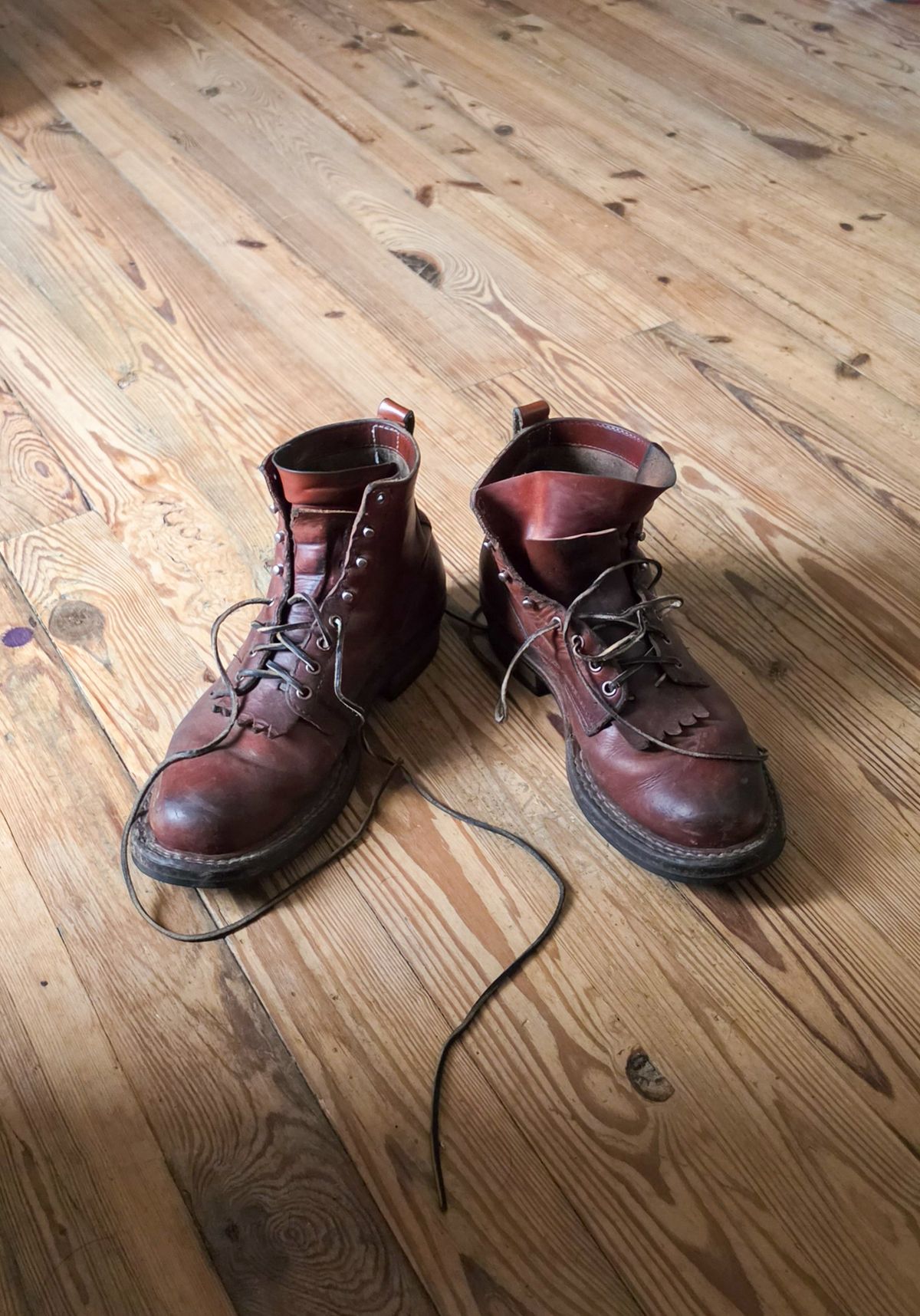 Photo by yorkpahomes on April 19, 2026 of the White's Bounty Hunter in Wickett & Craig Tan Oiled Latigo.