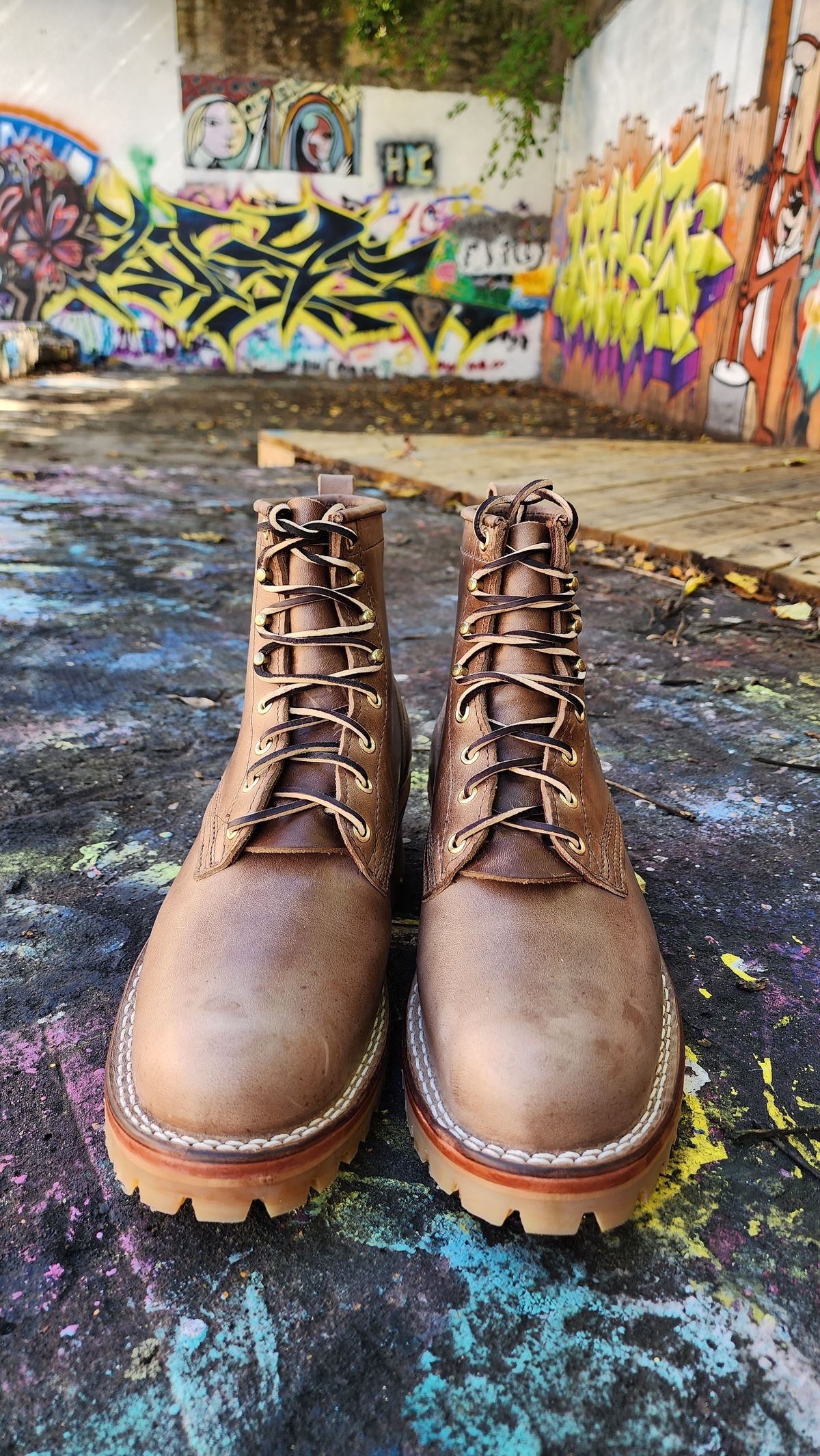 Photo by yorkpahomes on October 1, 2023 of the Nicks Urban Logger in Horween Natural Chromexcel.
