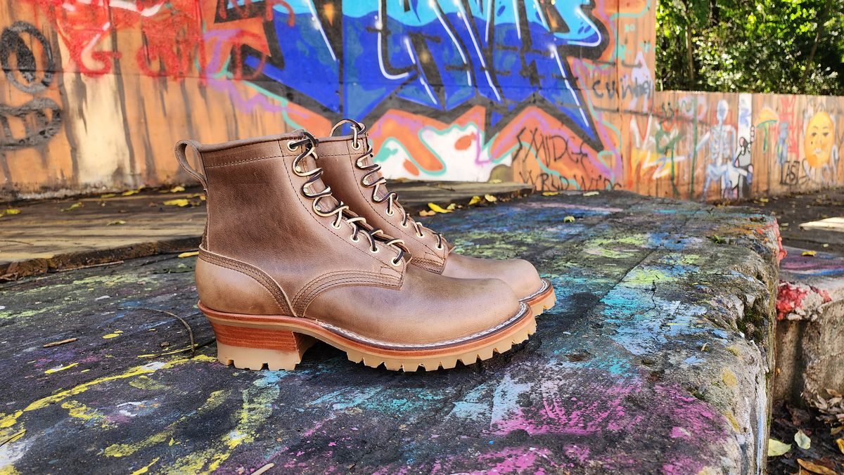 Photo by yorkpahomes on October 1, 2023 of the Nicks Urban Logger in Horween Natural Chromexcel.