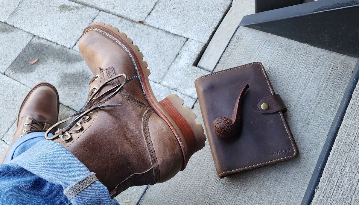 Photo by yorkpahomes on October 10, 2023 of the Nicks Urban Logger in Horween Natural Chromexcel.