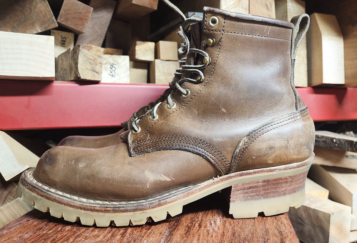 Photo by yorkpahomes on December 5, 2023 of the Nicks Urban Logger in Horween Natural Chromexcel.