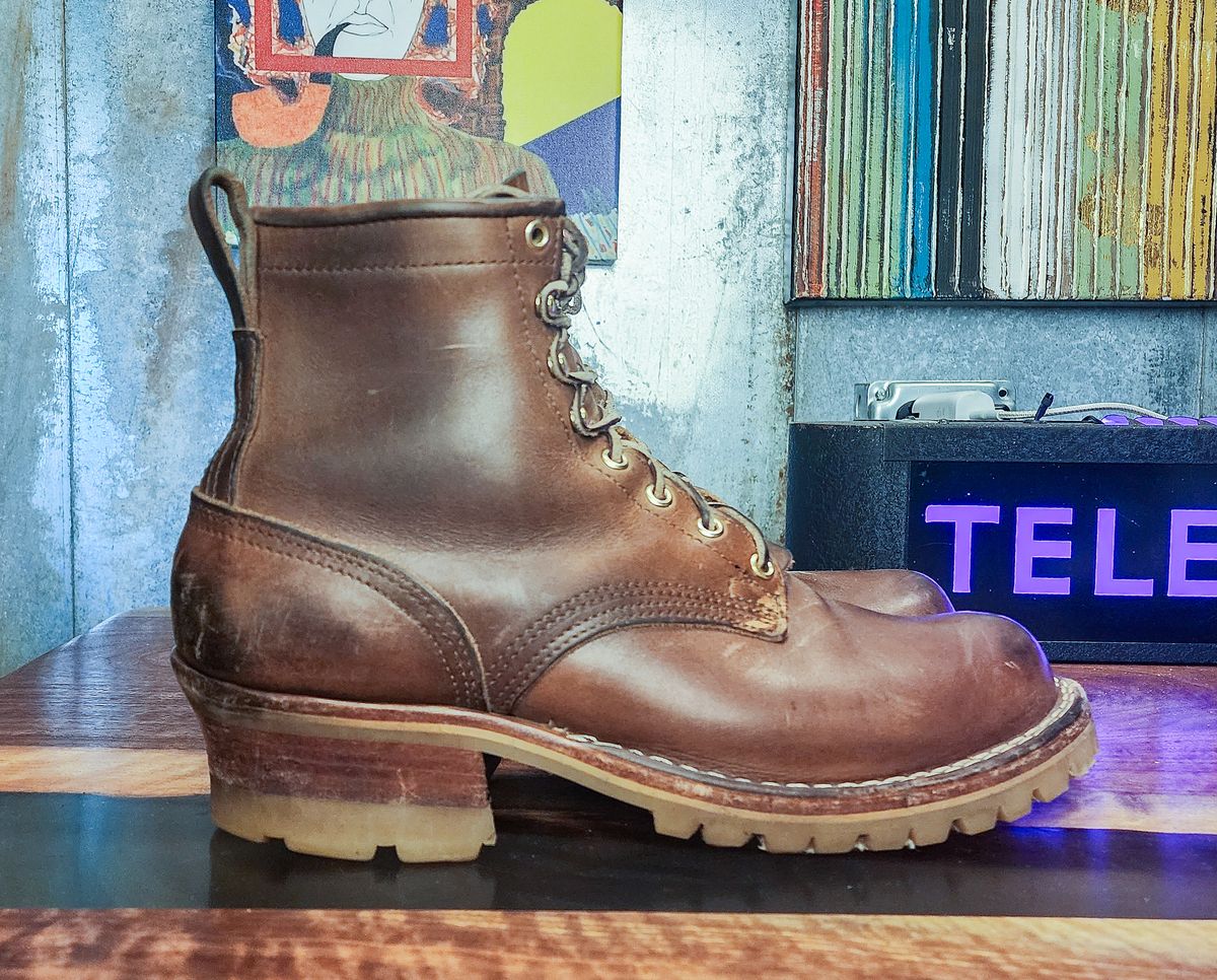 Photo by yorkpahomes on January 4, 2024 of the Nicks Urban Logger in Horween Natural Chromexcel.