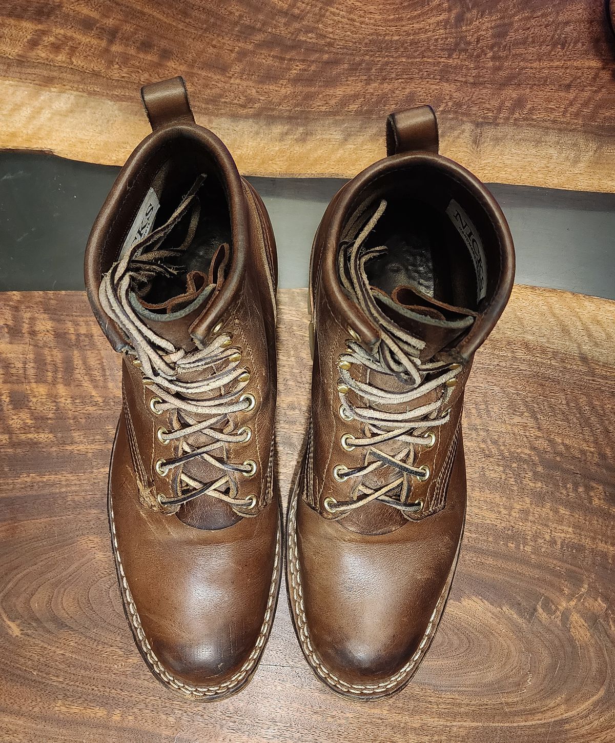 Photo by yorkpahomes on January 4, 2024 of the Nicks Urban Logger in Horween Natural Chromexcel.