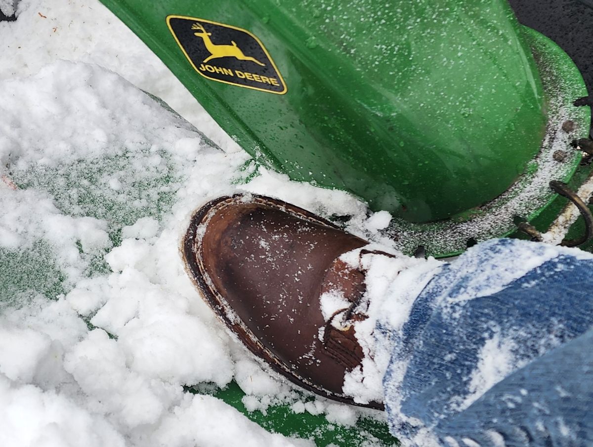 Photo by yorkpahomes on January 16, 2024 of the Nicks Urban Logger in Horween Natural Chromexcel.