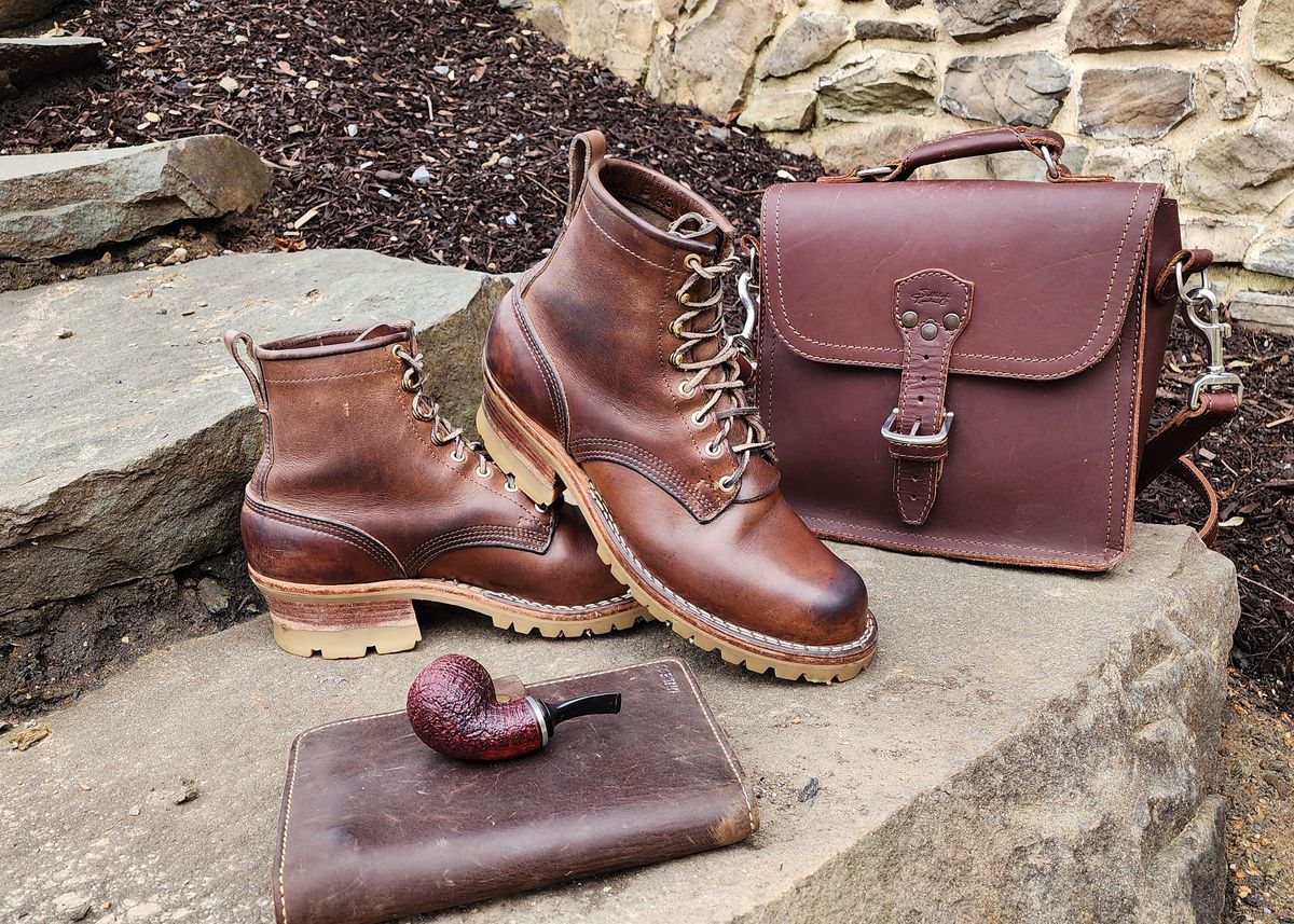 Photo by yorkpahomes on February 1, 2024 of the Nicks Urban Logger in Horween Natural Chromexcel.
