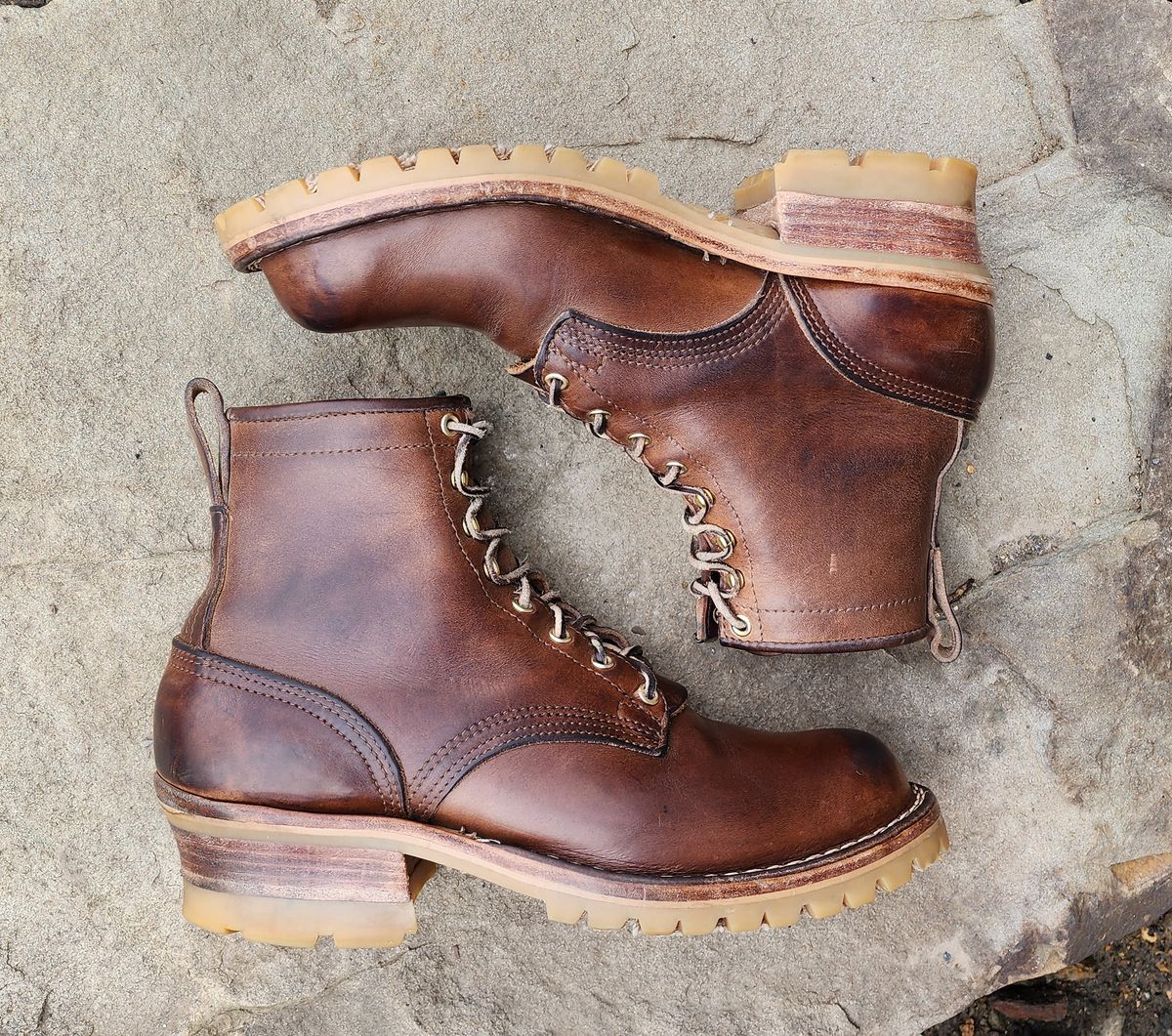 Photo by yorkpahomes on February 1, 2024 of the Nicks Urban Logger in Horween Natural Chromexcel.