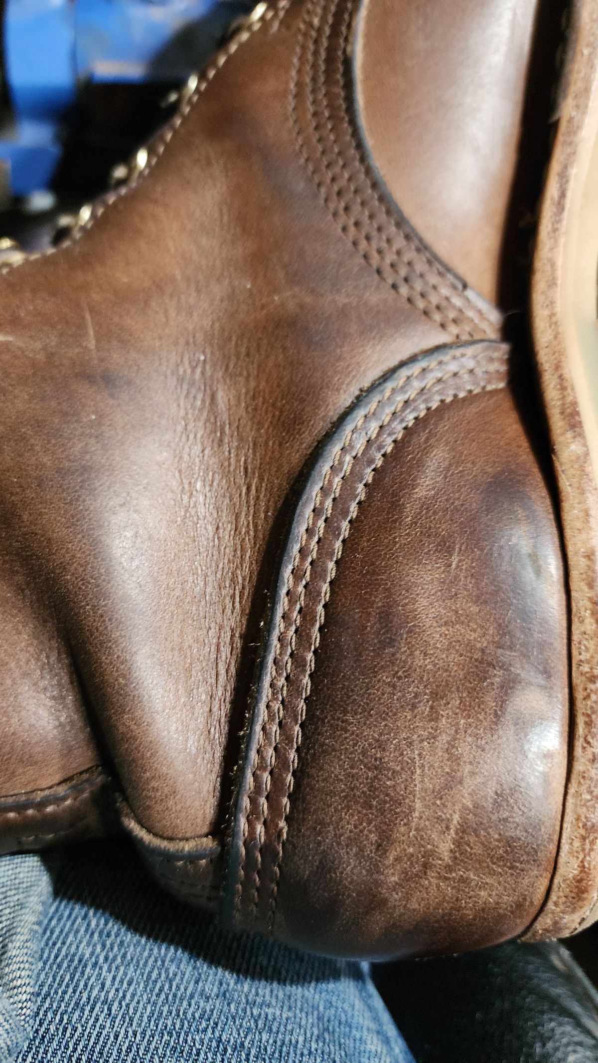 Photo by yorkpahomes on February 5, 2024 of the Nicks Urban Logger in Horween Natural Chromexcel.