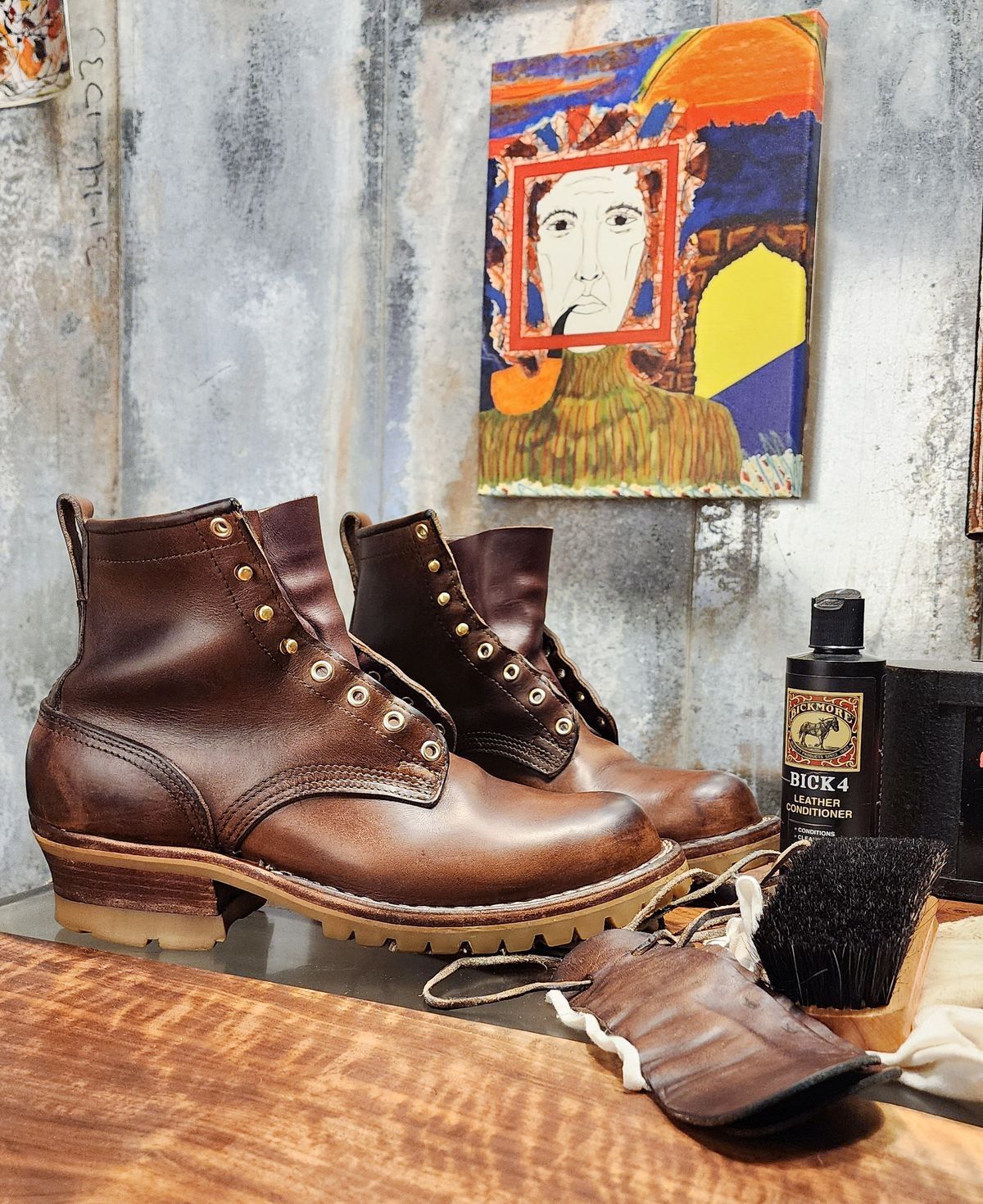 Photo by yorkpahomes on March 22, 2024 of the Nicks Urban Logger in Horween Natural Chromexcel.