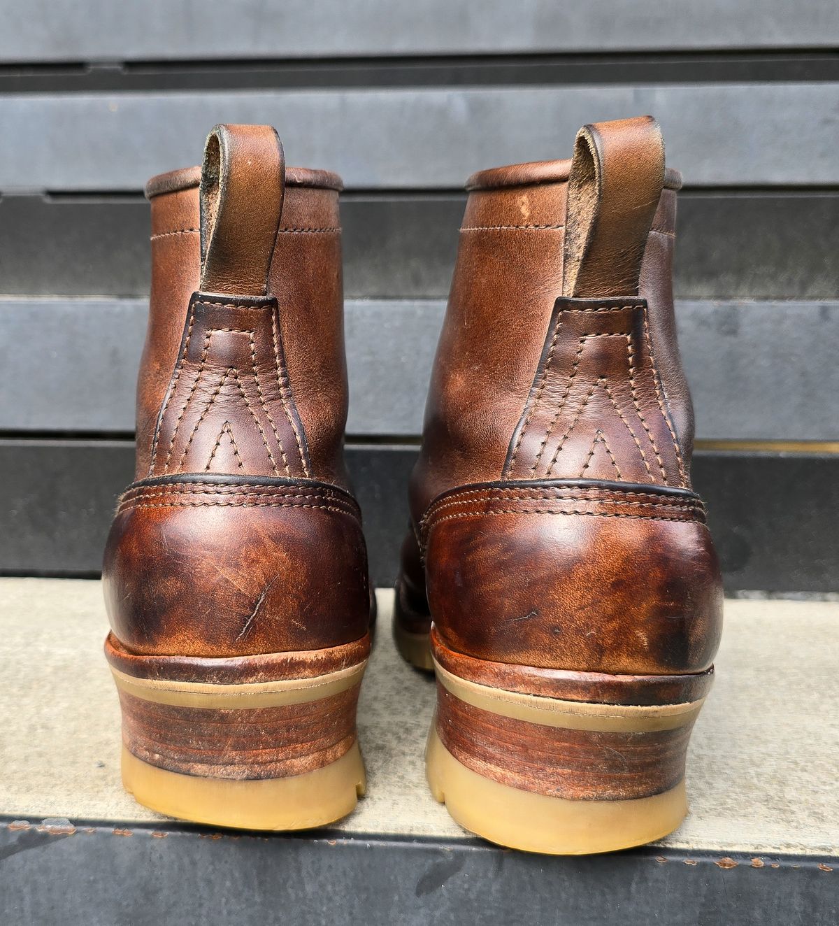 Photo by yorkpahomes on April 5, 2024 of the Nicks Urban Logger in Horween Natural Chromexcel.