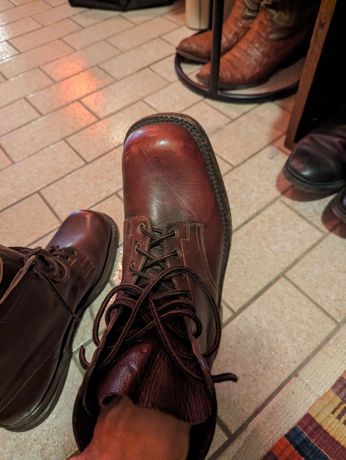 Photo by art.directorofpatina on November 5, 2023 of the Swedish Vintage Boots Television Reporter Boots 1950s in Unknown Leather.