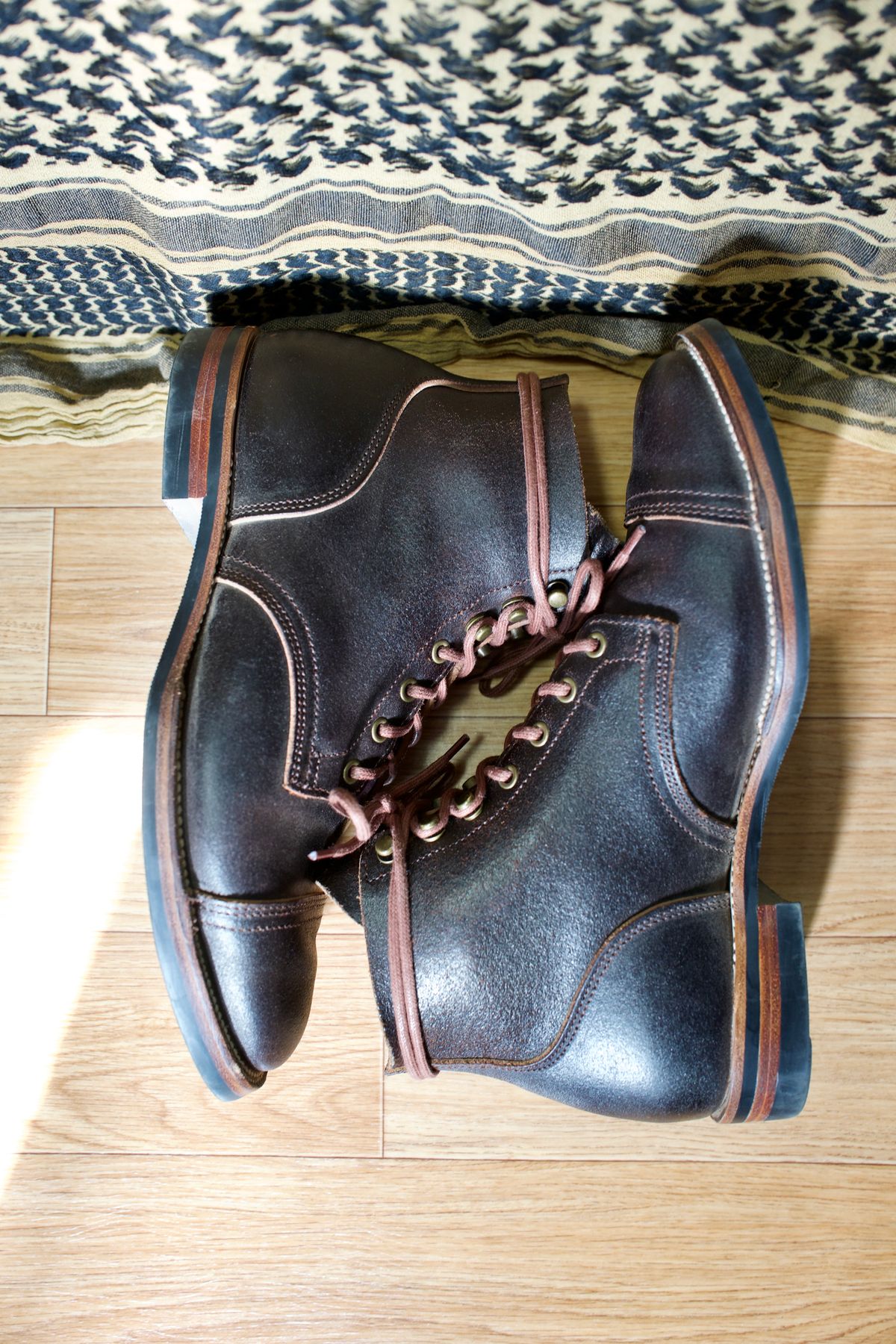 Photo by have.boots.will.travel on November 5, 2022 of the XBXS Derby Boots in Horween Dark Brown Waxed Flesh.