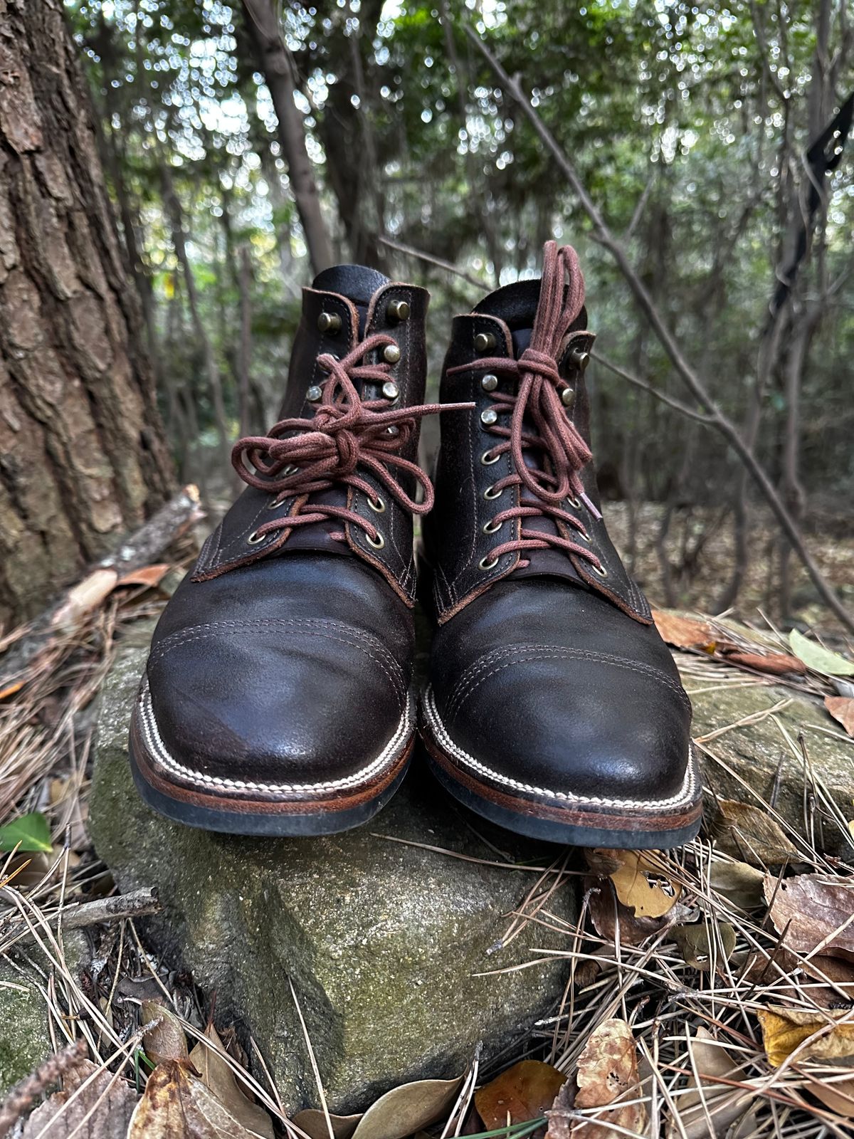 Photo by have.boots.will.travel on December 5, 2022 of the XBXS Derby Boots in Horween Dark Brown Waxed Flesh.