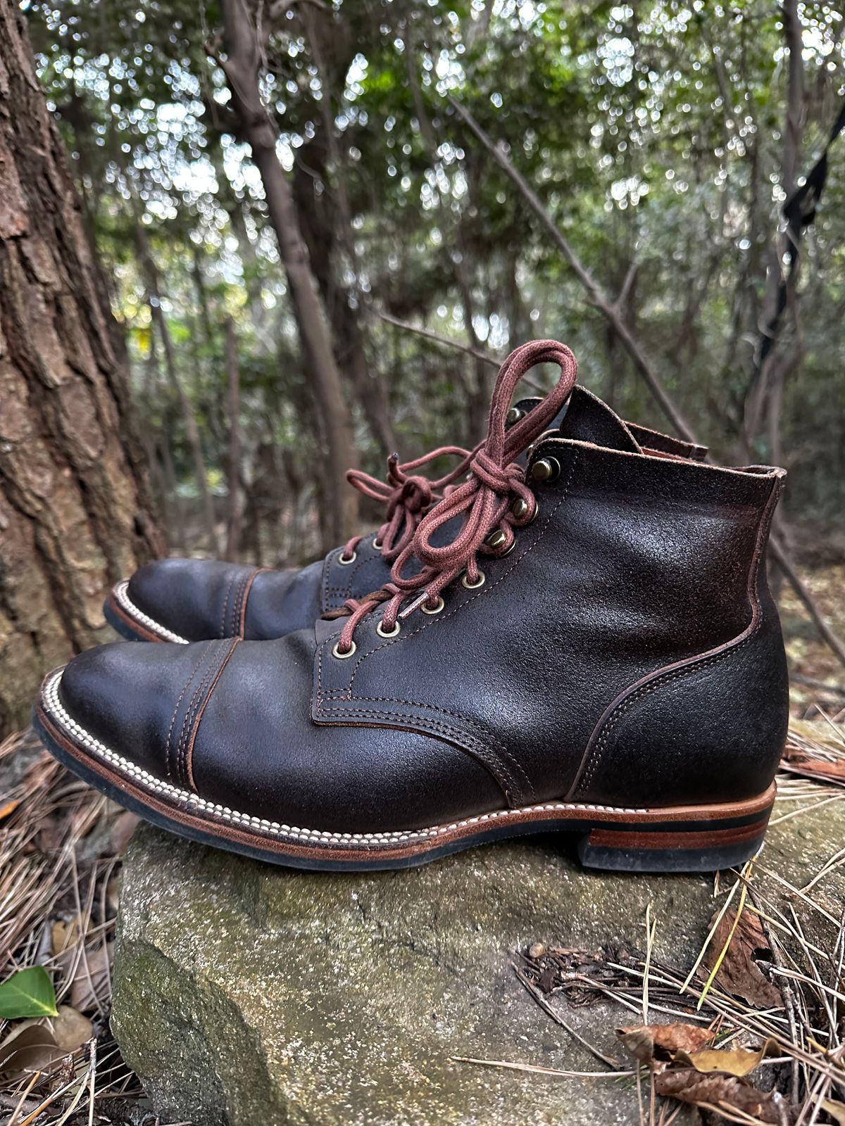Photo by have.boots.will.travel on December 5, 2022 of the XBXS Derby Boots in Horween Dark Brown Waxed Flesh.
