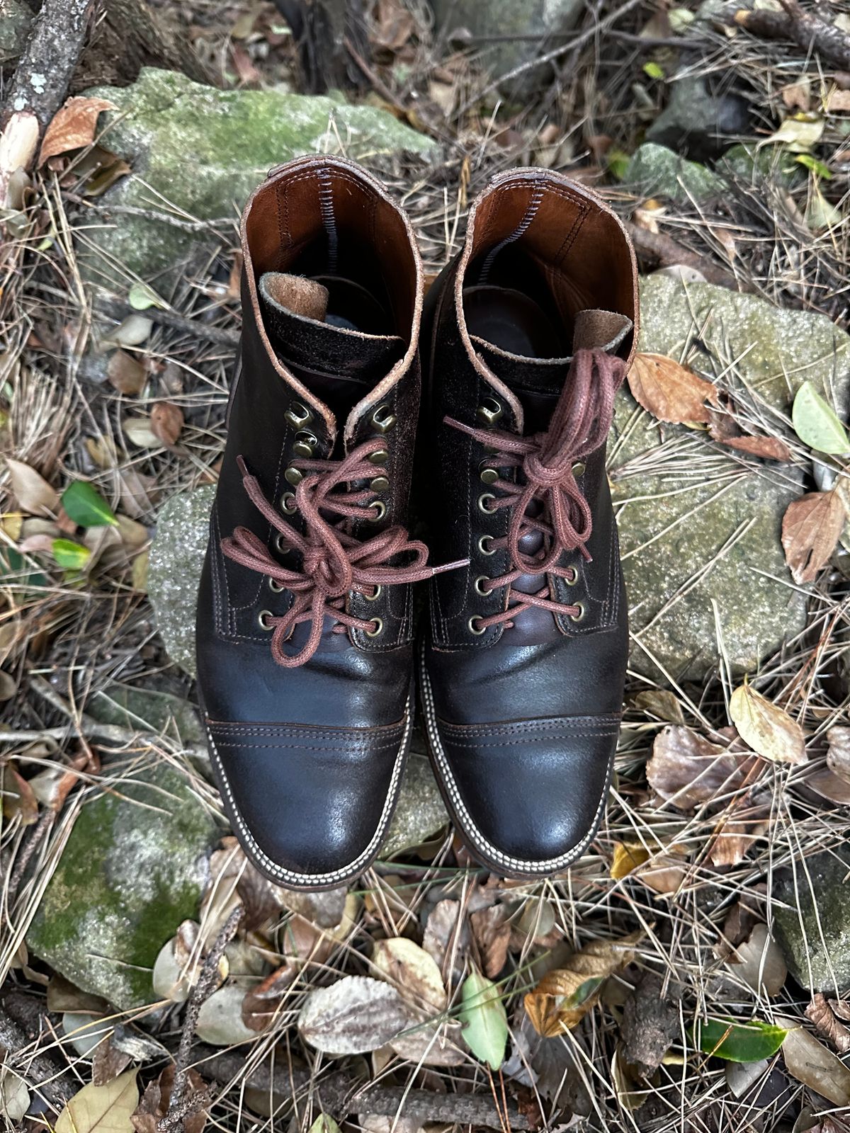 Photo by have.boots.will.travel on December 5, 2022 of the XBXS Derby Boots in Horween Dark Brown Waxed Flesh.