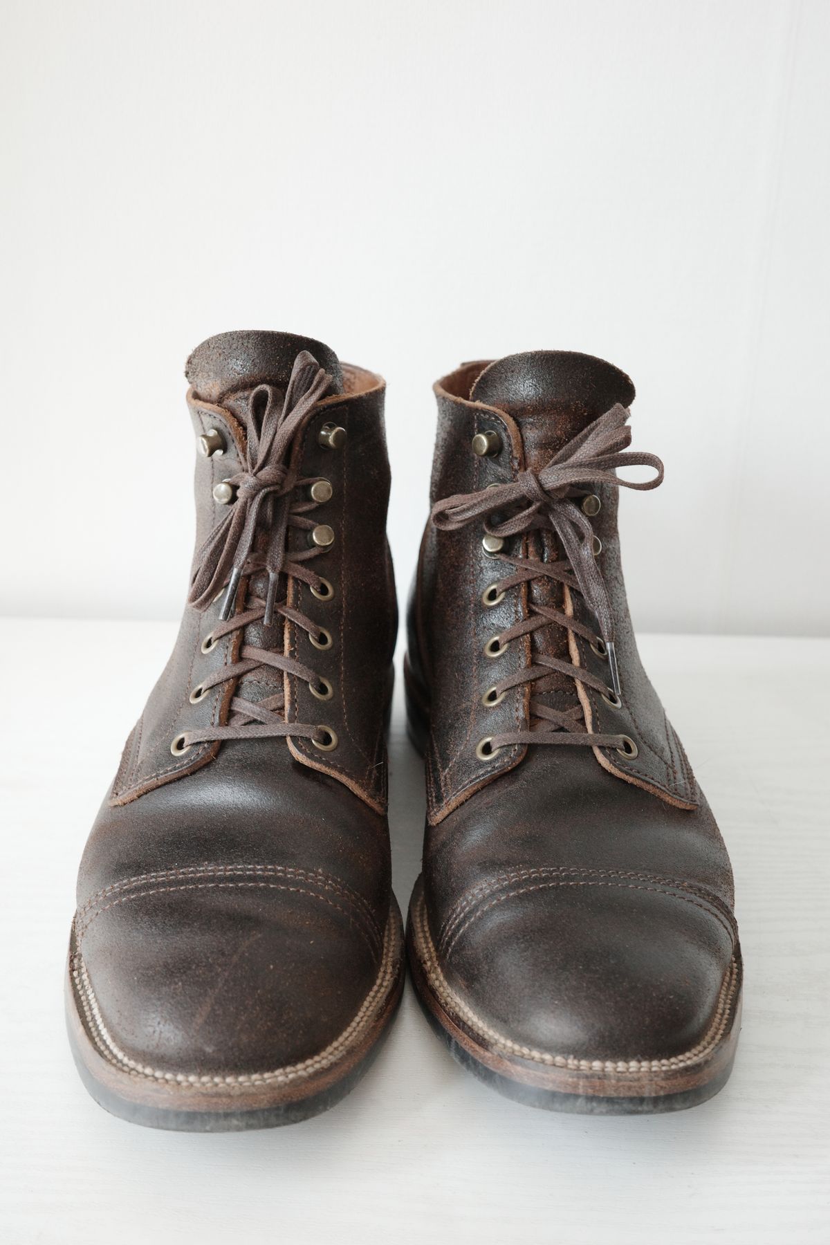 Photo by have.boots.will.travel on March 5, 2023 of the XBXS Derby Boots in Horween Dark Brown Waxed Flesh.