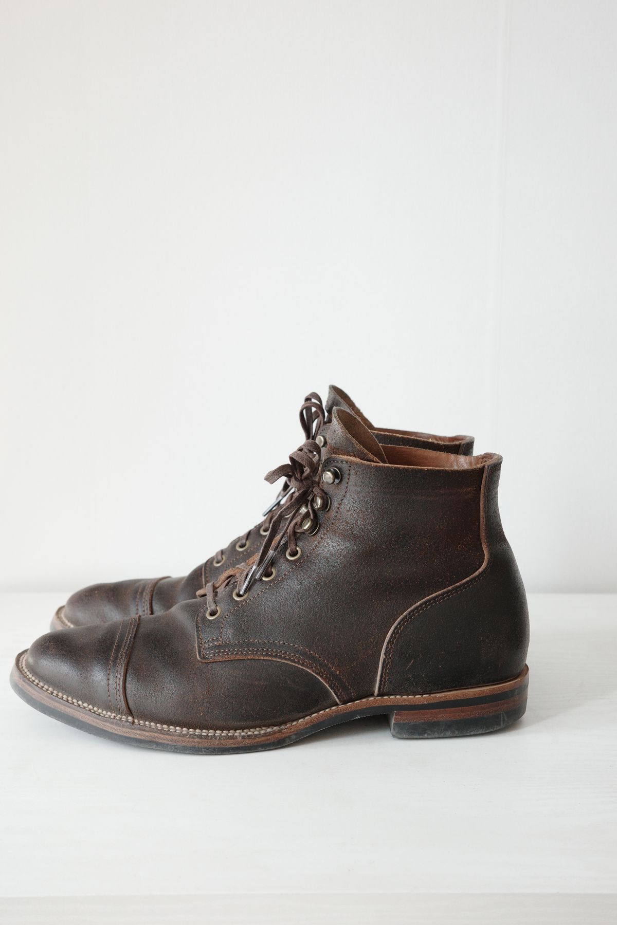 Photo by have.boots.will.travel on March 5, 2023 of the XBXS Derby Boots in Horween Dark Brown Waxed Flesh.