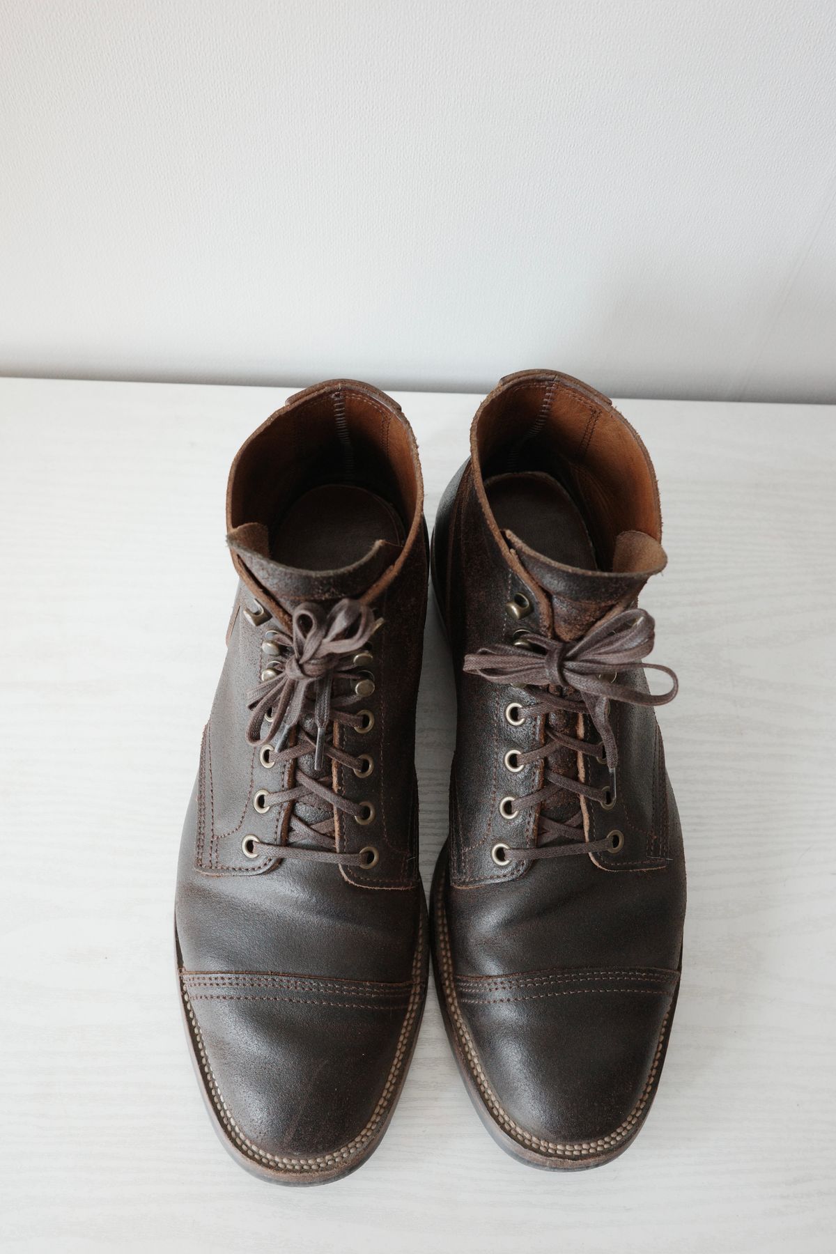 Photo by have.boots.will.travel on March 5, 2023 of the XBXS Derby Boots in Horween Dark Brown Waxed Flesh.
