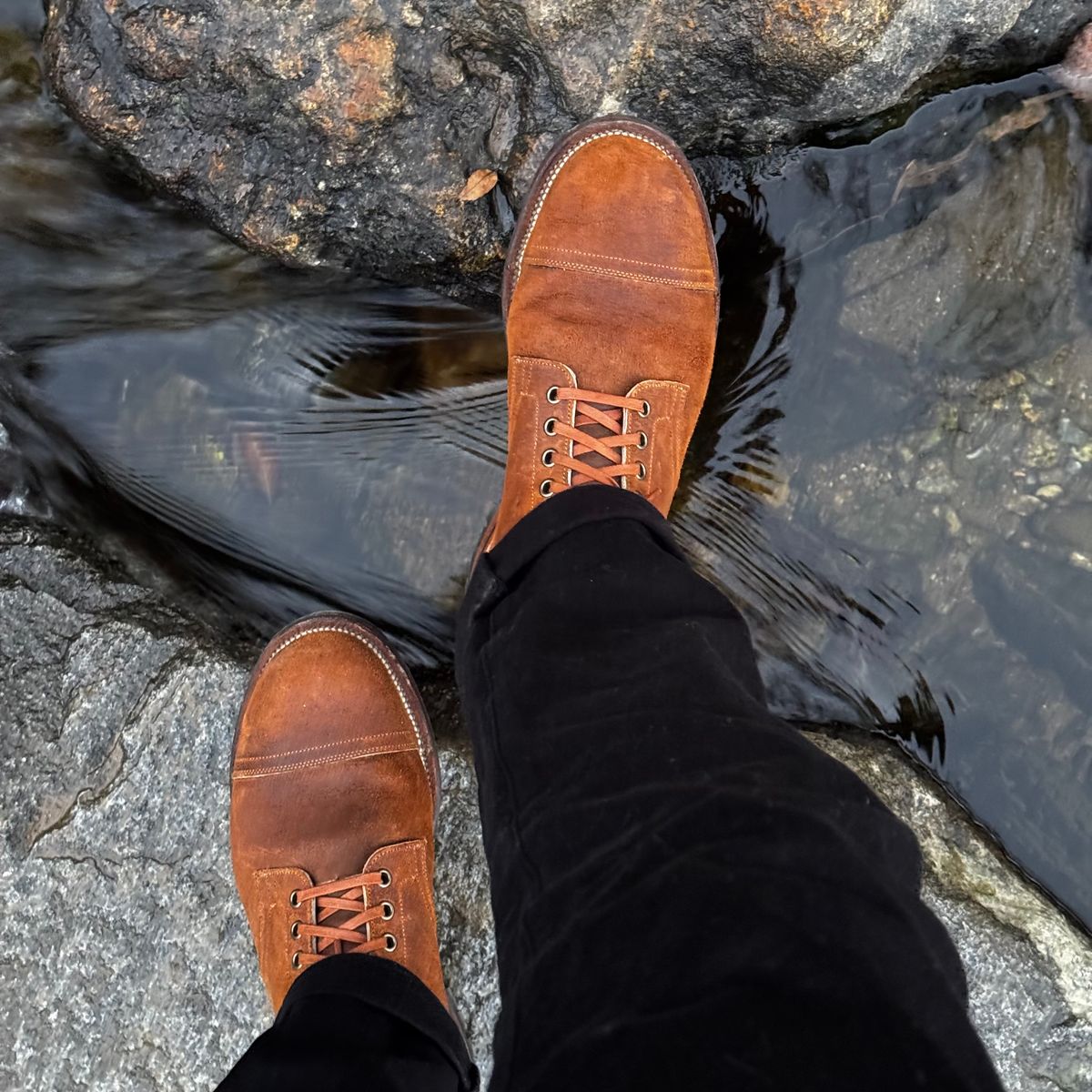 Photo by have.boots.will.travel on October 26, 2024 of the Viberg Service Boot PCT in Horween Golden Brown Predator Roughout.