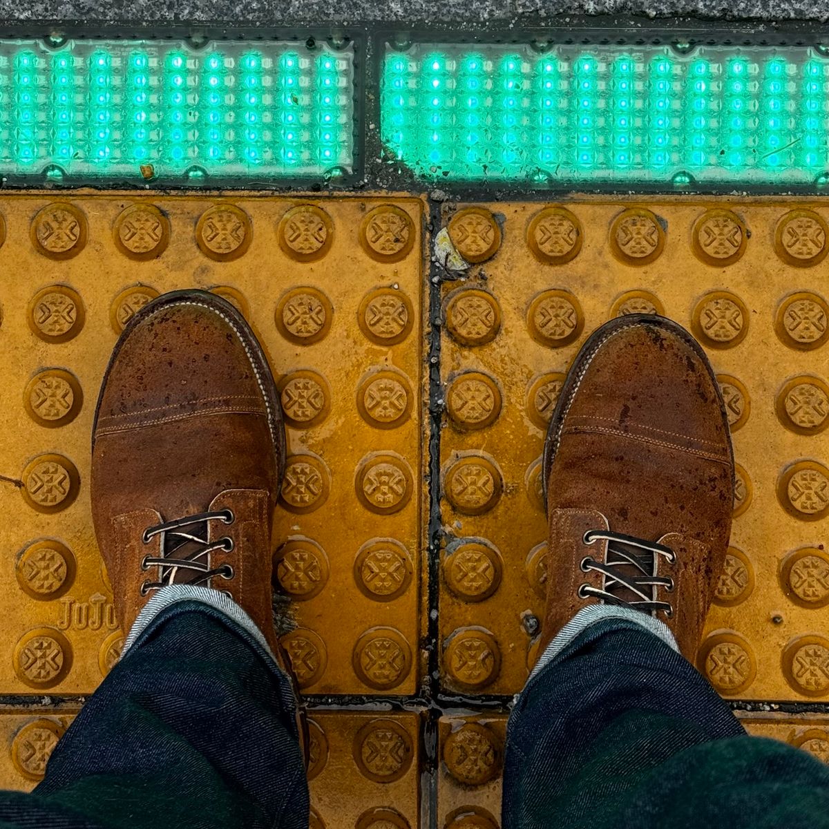 Photo by have.boots.will.travel on November 27, 2024 of the Viberg Service Boot PCT in Horween Golden Brown Predator Roughout.