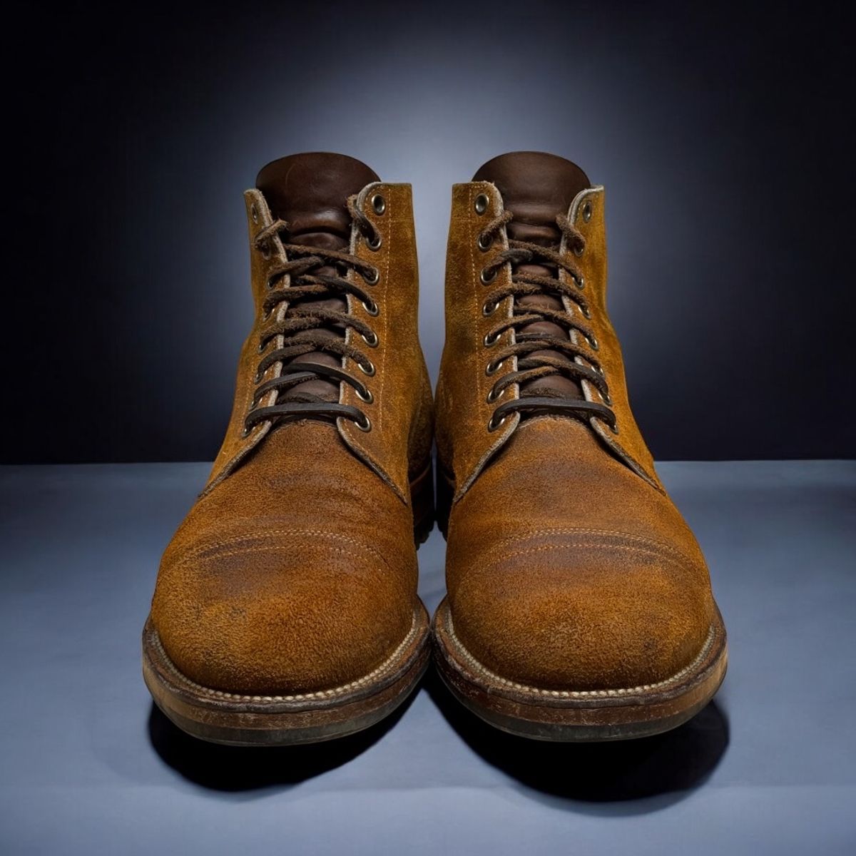 Photo by have.boots.will.travel on January 5, 2025 of the Viberg Service Boot PCT in Horween Golden Brown Predator Roughout.