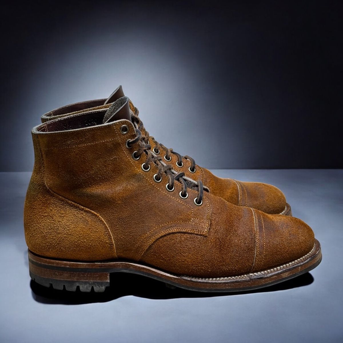 Photo by have.boots.will.travel on January 5, 2025 of the Viberg Service Boot PCT in Horween Golden Brown Predator Roughout.