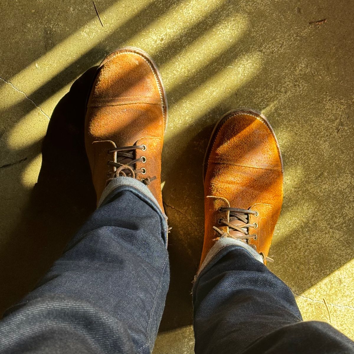 Photo by have.boots.will.travel on January 3, 2025 of the Viberg Service Boot PCT in Horween Golden Brown Predator Roughout.