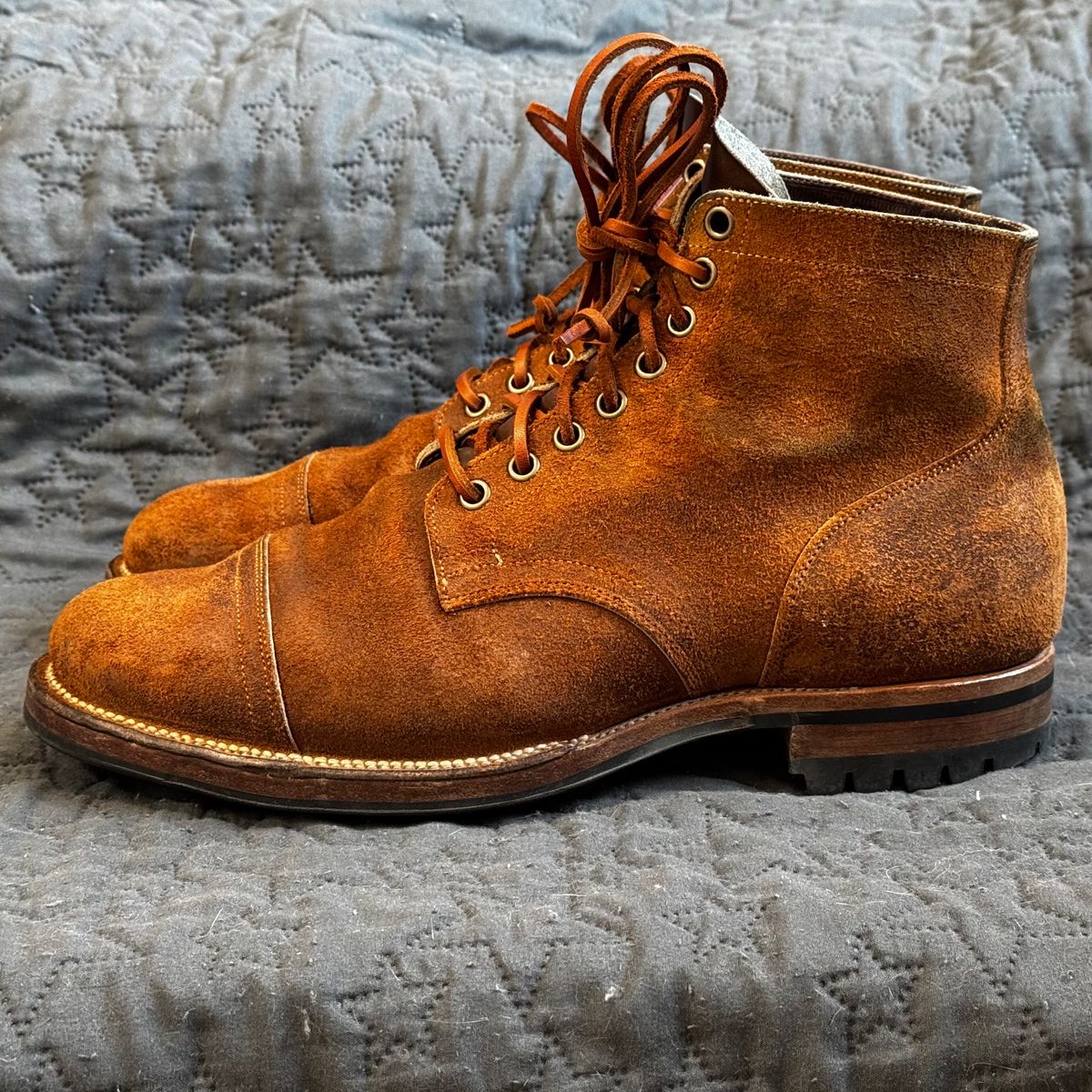 Photo by have.boots.will.travel on February 5, 2025 of the Viberg Service Boot PCT in Horween Golden Brown Predator Roughout.